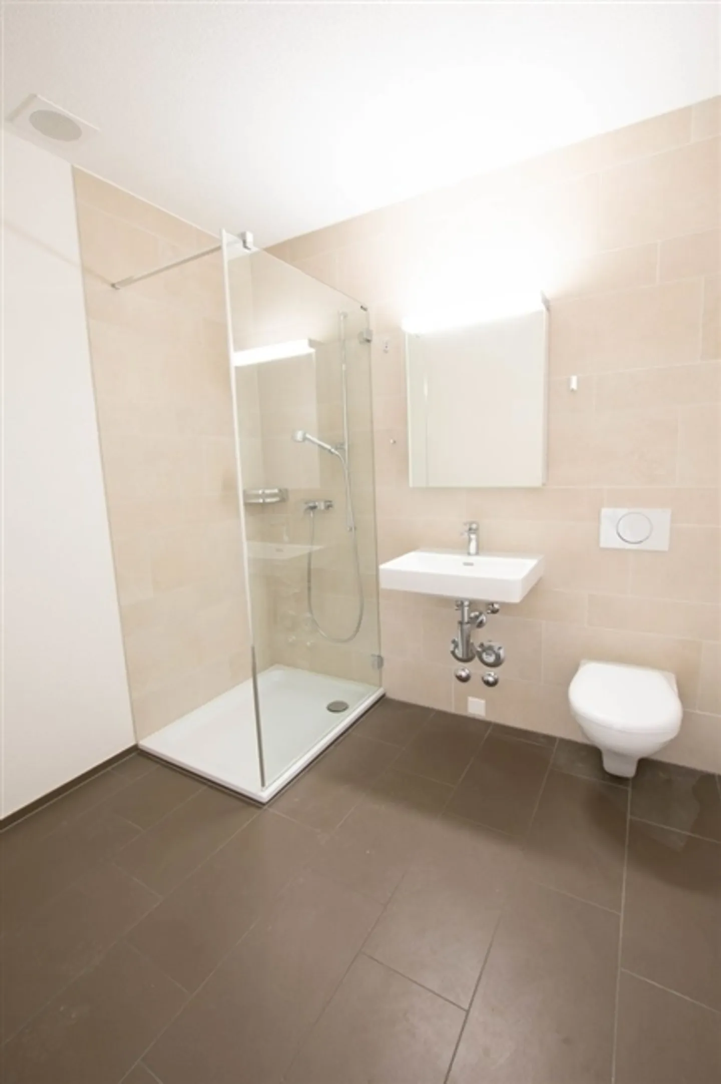 Ampio moderno appartamento di 5.5 stanze alla stazione - ideale come appartamento condiviso - Foto 6 di 11