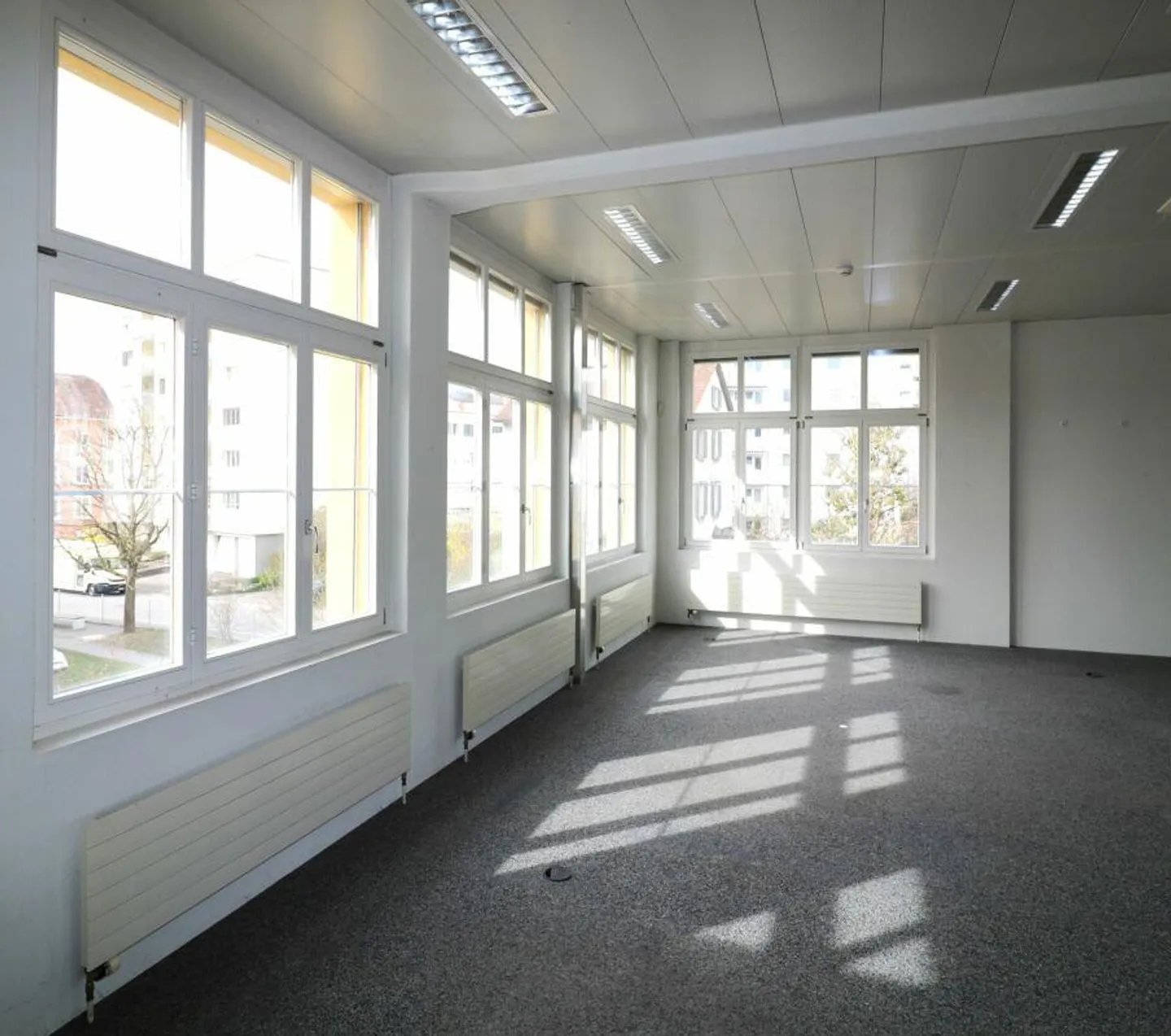 Lichtdurchflutete Gewerberäume - Raum für Ihre Vision! - Foto 4 von 12
