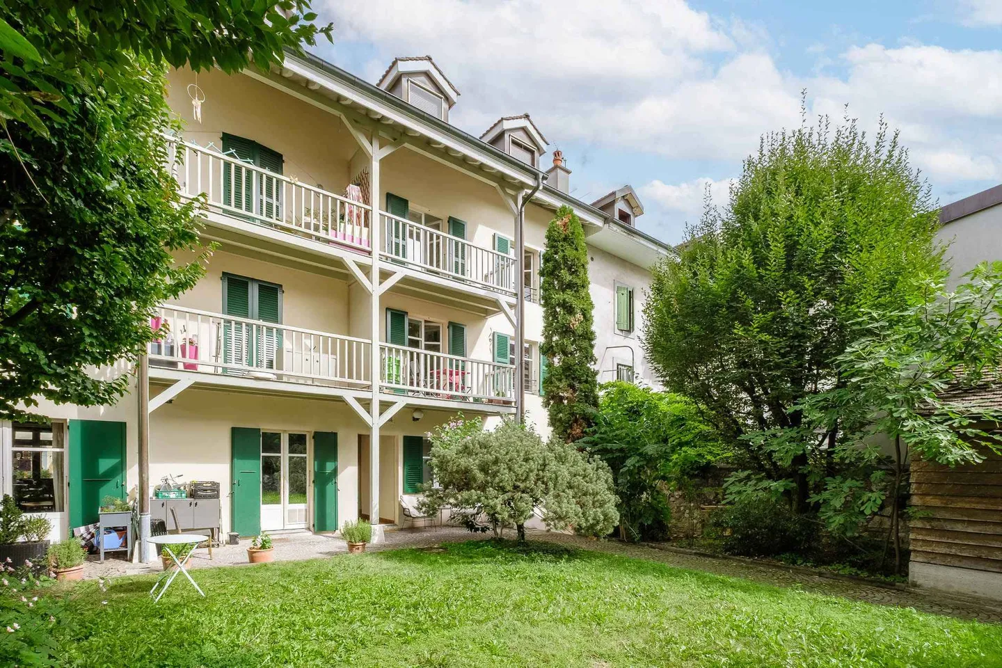 Charming Apartment in Carouge - Photo 9 of 12