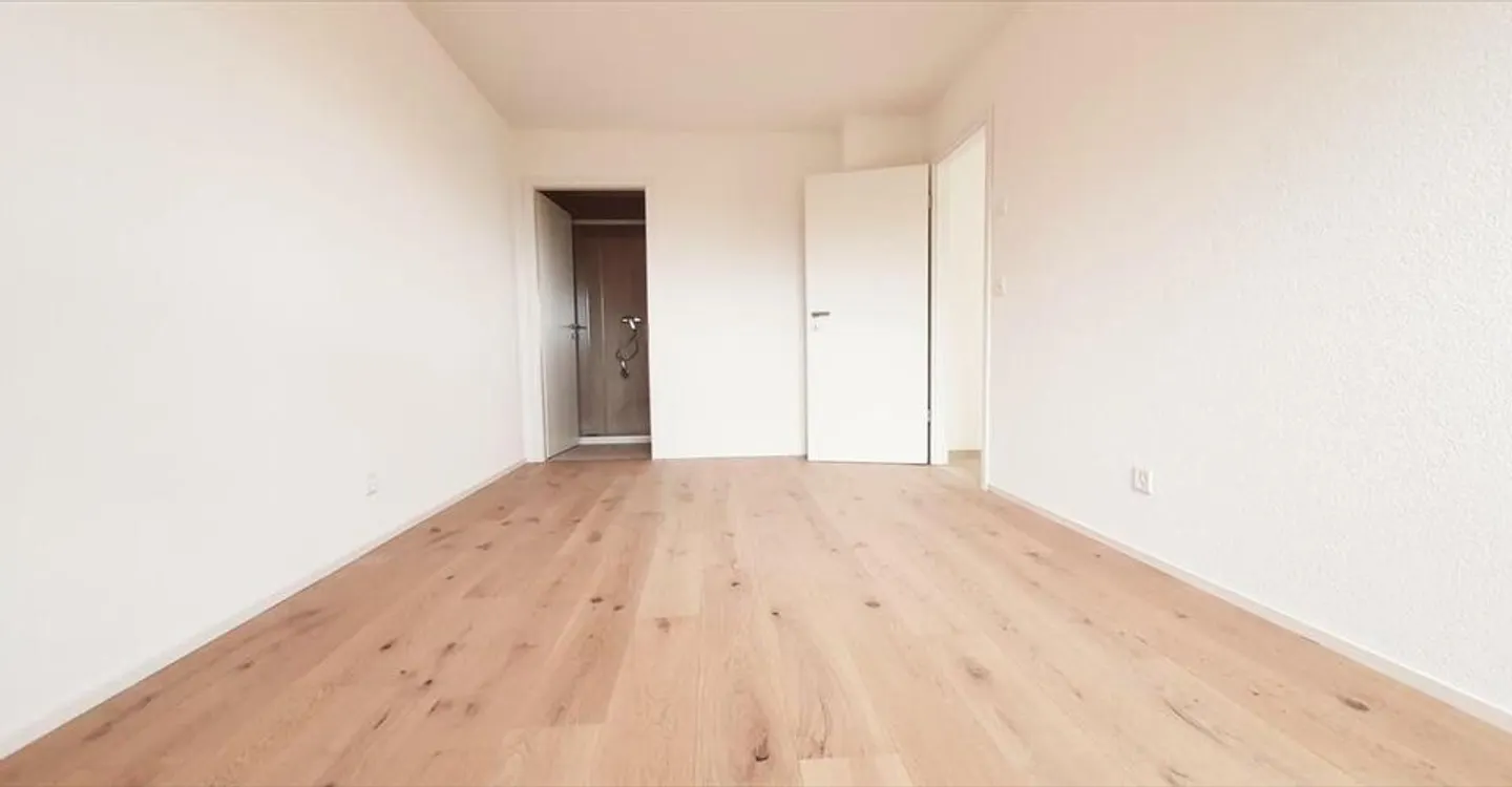 Appartamento moderno a Geneveys - Foto 3 di 8