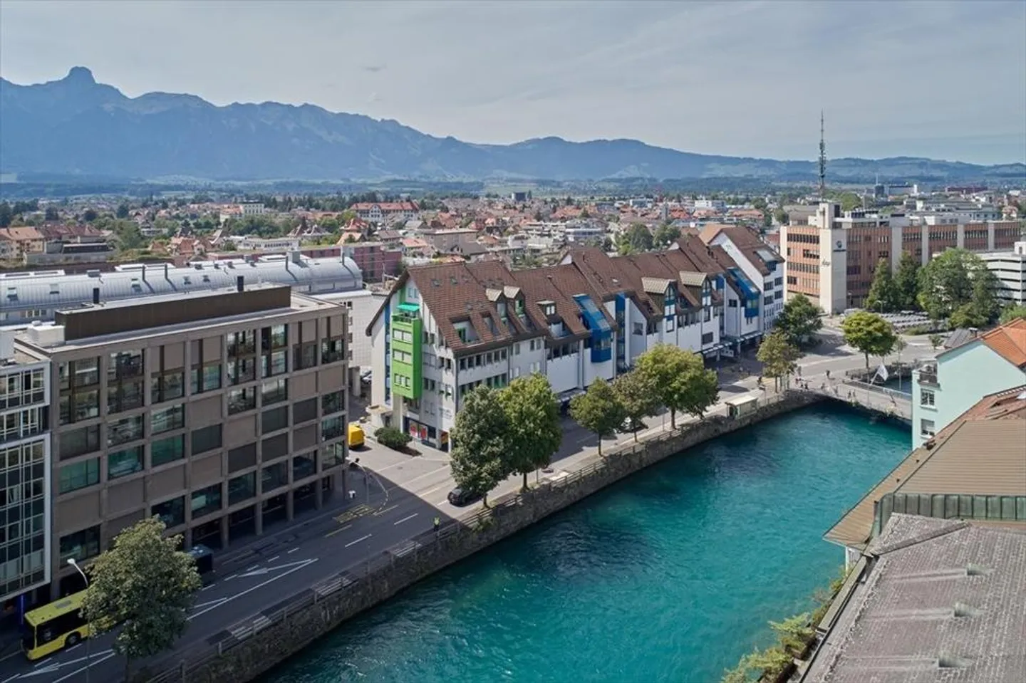 Place de stationnement pour moto dans le Aarezentrum - Photo 1 sur 2
