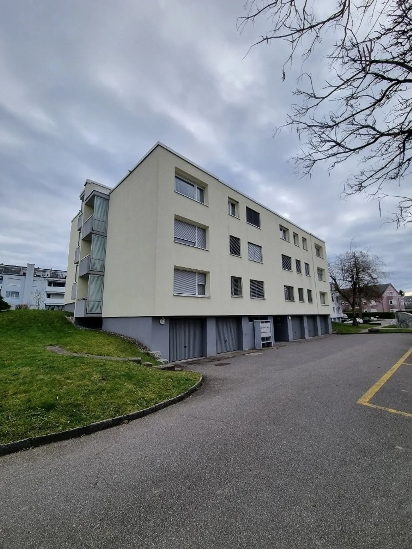 Appartement moderne 3 pièces - Photo 1 sur 6