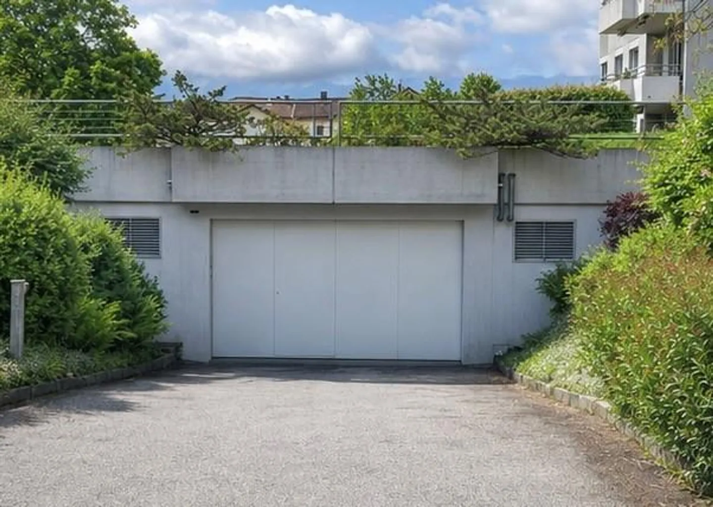 Place de parking souterrain abordable à Jona - CHF 125 - Photo 1 sur 4
