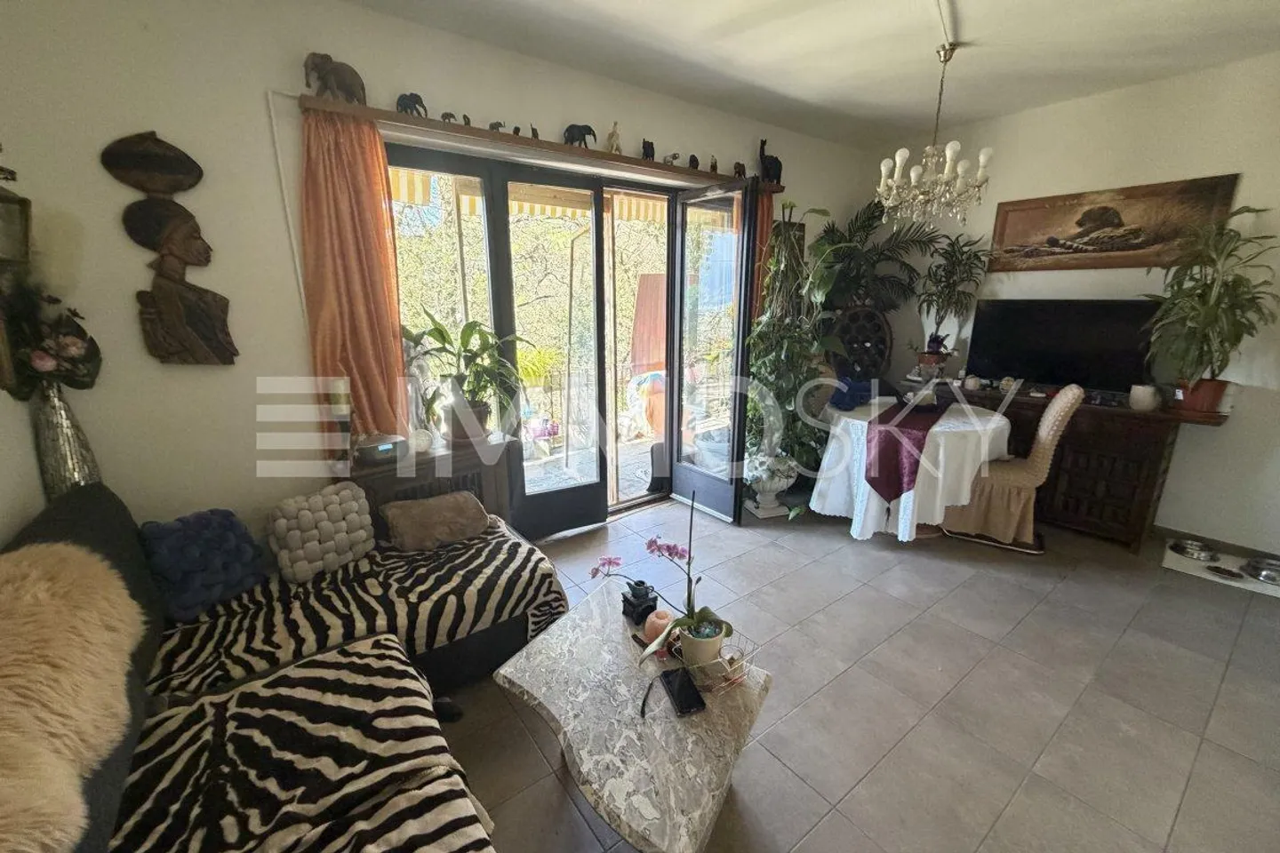 House with two apartments: live in one, earn with the other - Photo 4 of 5