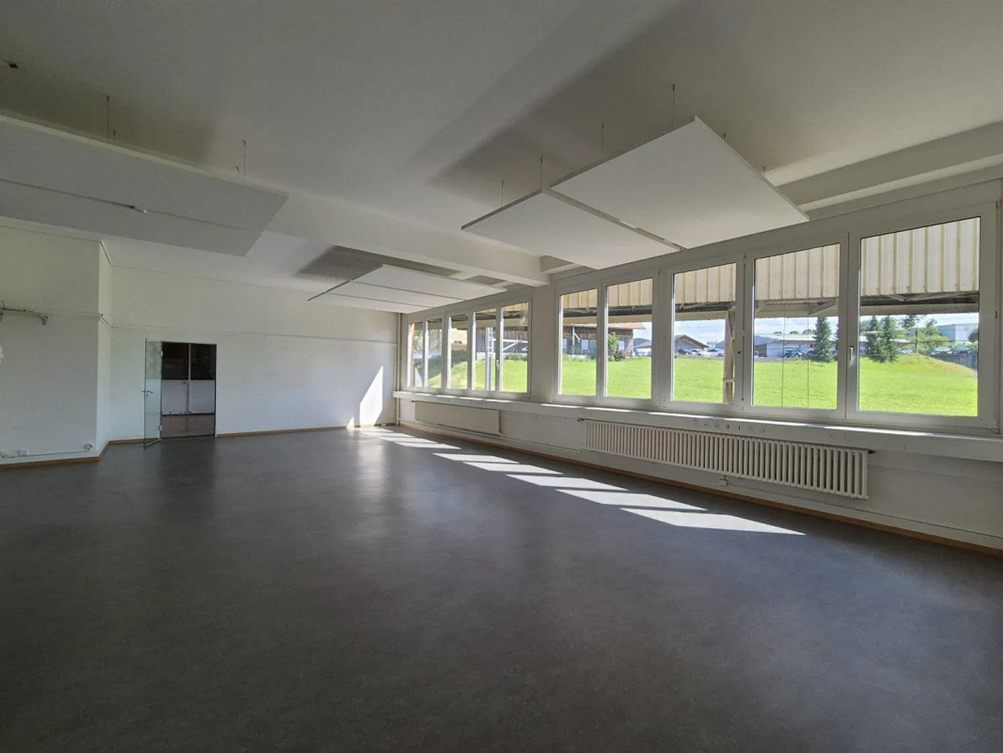 Your new commercial premises centrally located at Biglen train station - Photo 5 of 11