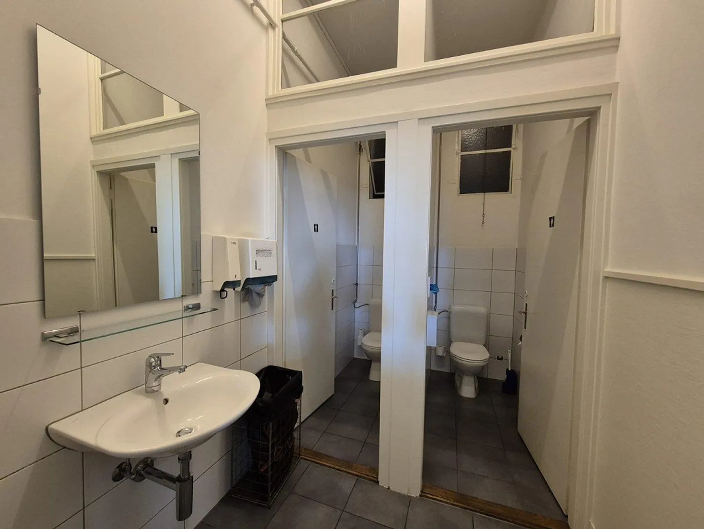 Your new commercial premises centrally located at Biglen train station - Photo 9 of 11