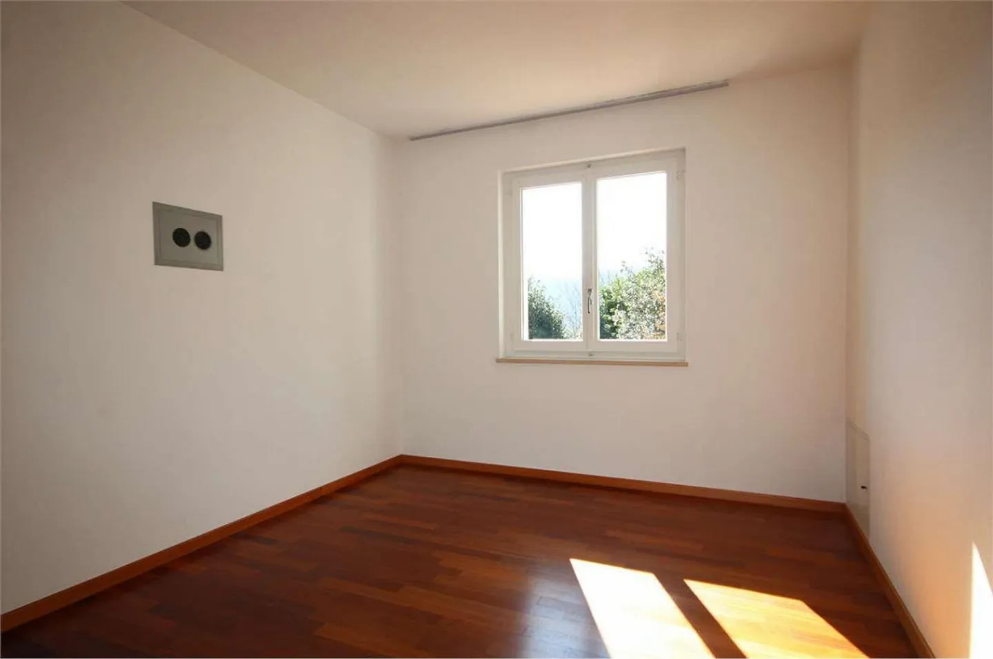 MONTAGNOLA : MAISON INDIVIDUELLE AVEC Bлик - Photo 5 sur 9