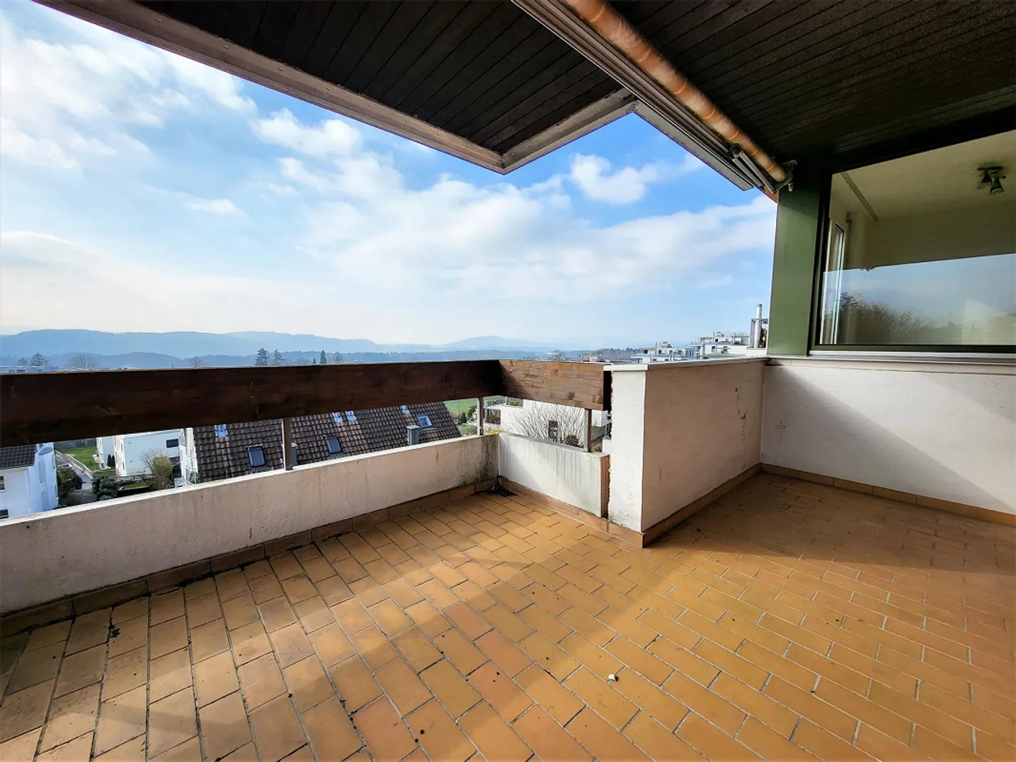 With foresight in an attractive living atmosphere - Photo 2 of 16