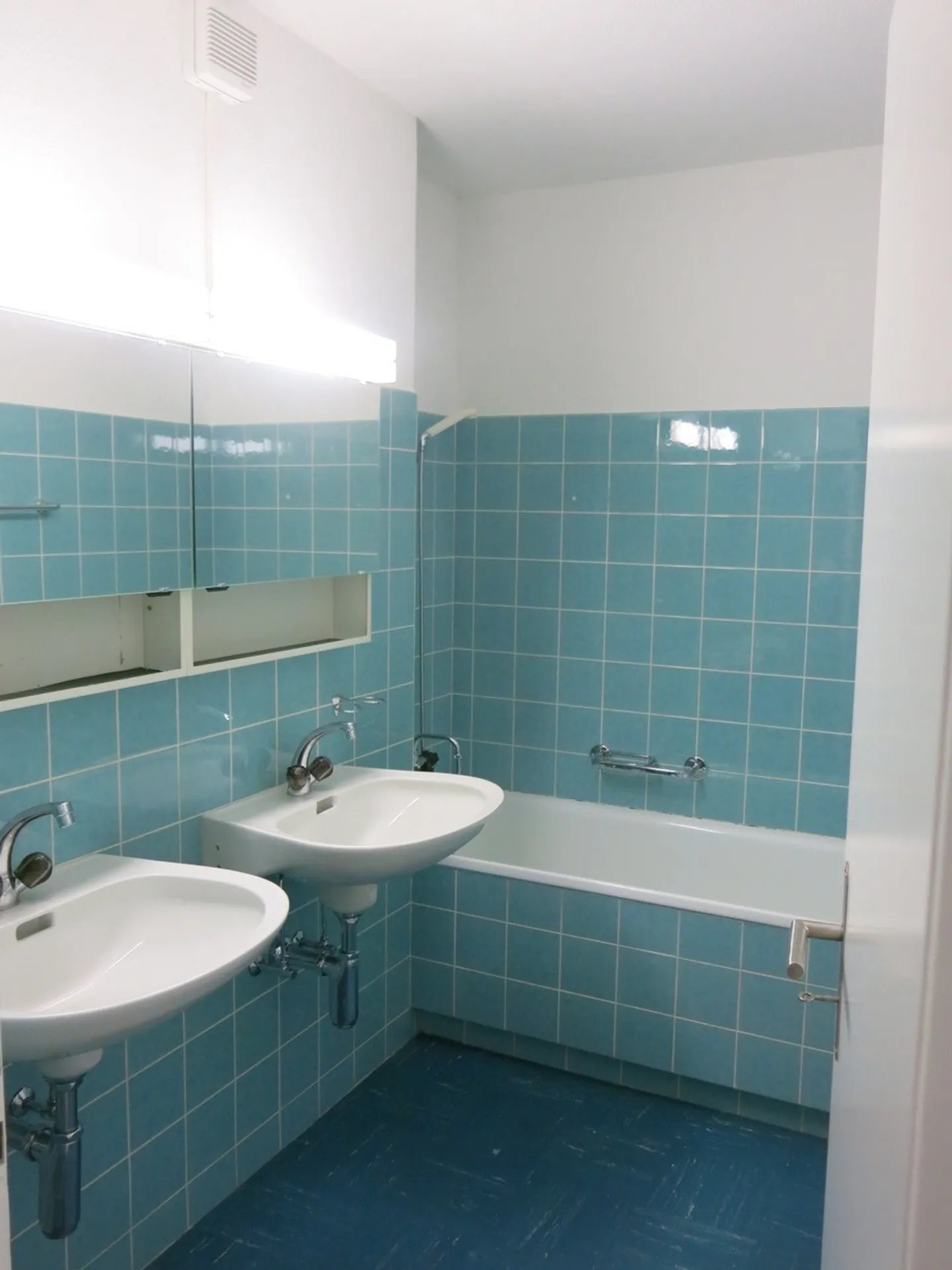 In una posizione tranquilla e soleggiata con balcone e giardino d'inverno - Foto 5 di 9