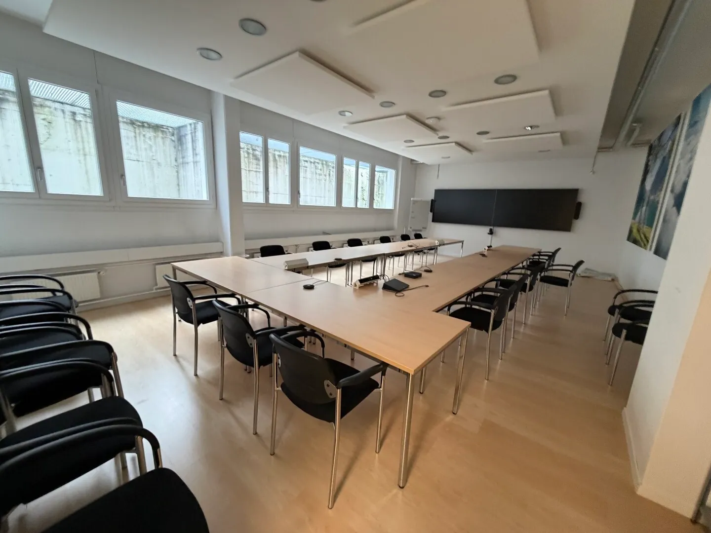 Ufficio adatto ai pendolari: Stazione raggiungibile in soli 5 minuti - Foto 1 di 3