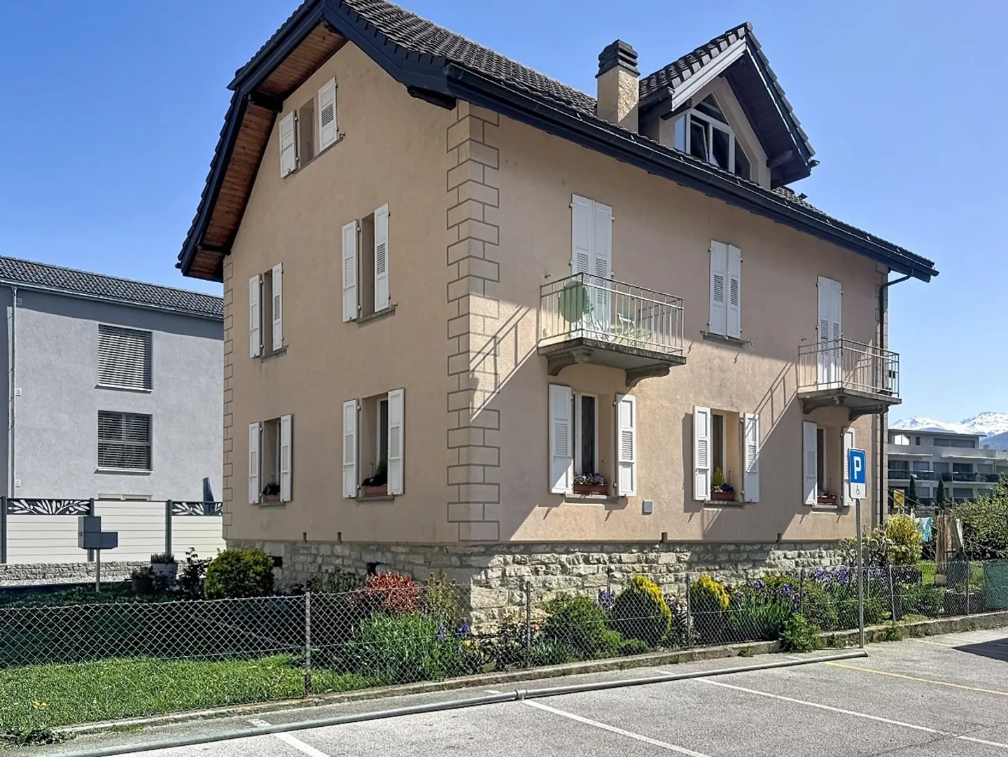 Charmant Immeuble Résidentiel - Photo 2 sur 30