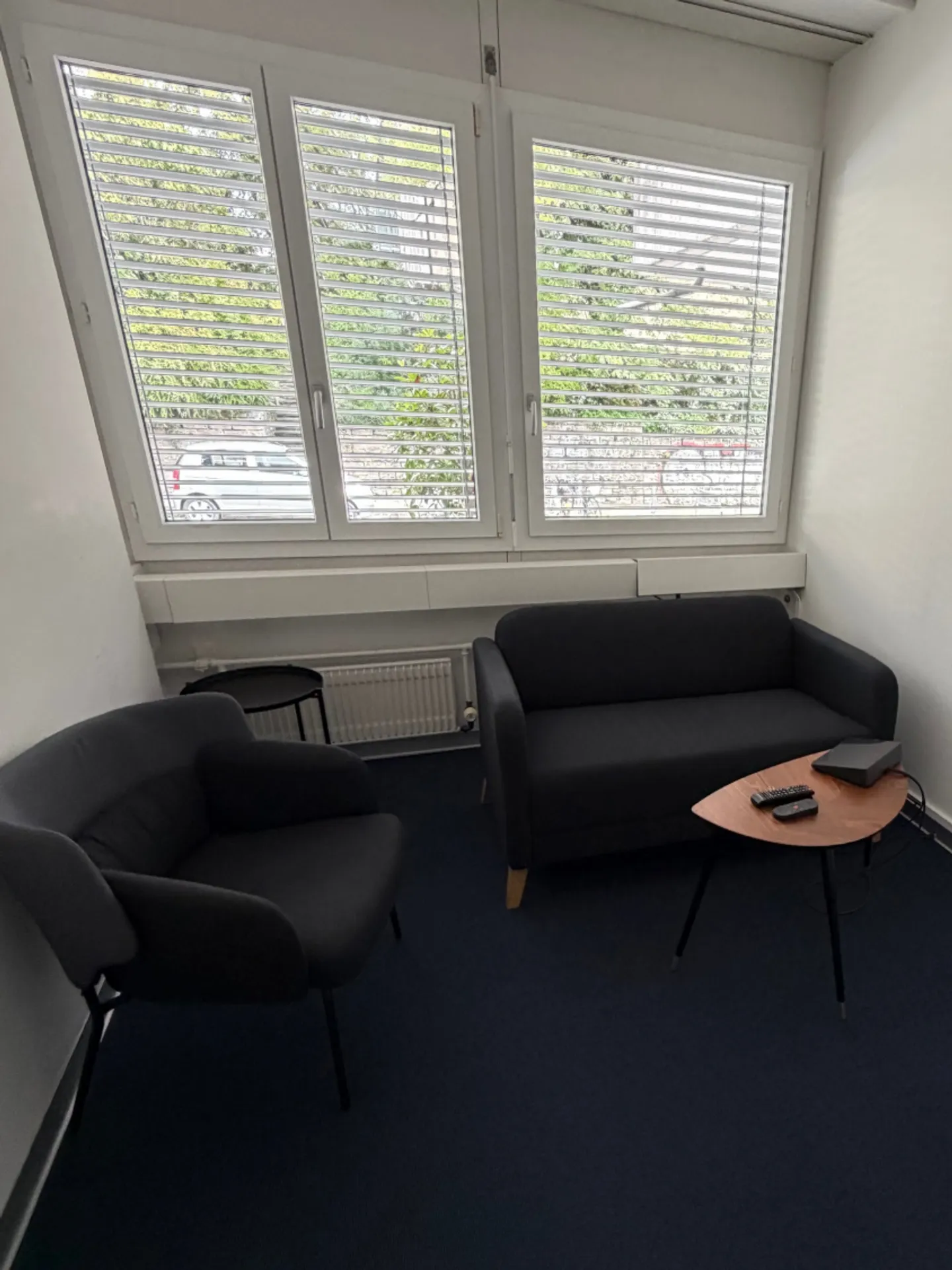 Ufficio adatto ai pendolari: Stazione raggiungibile in soli 5 minuti - Foto 2 di 3