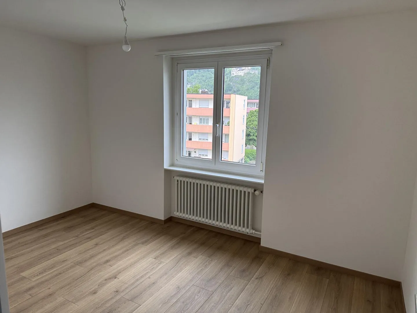 Appartamento 4.5 stanze completamente ristrutturato nel centro di Sargans - Foto 6 di 12