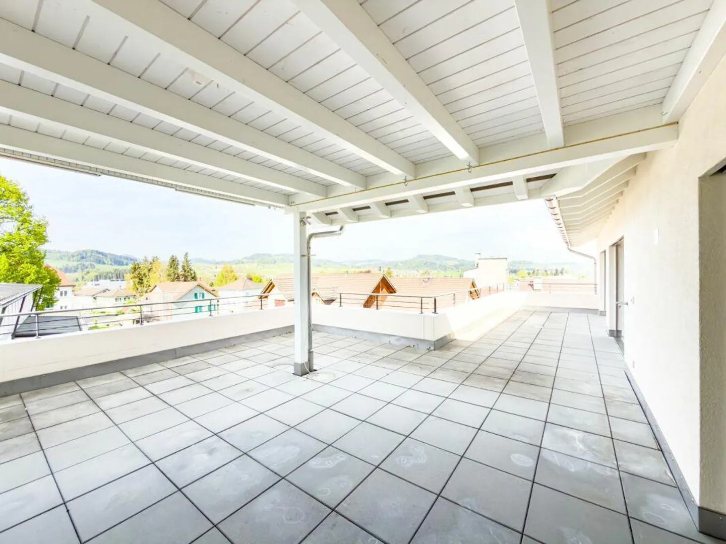 Modernes Penthouse mit grosser Terrasse - Foto 1 von 13