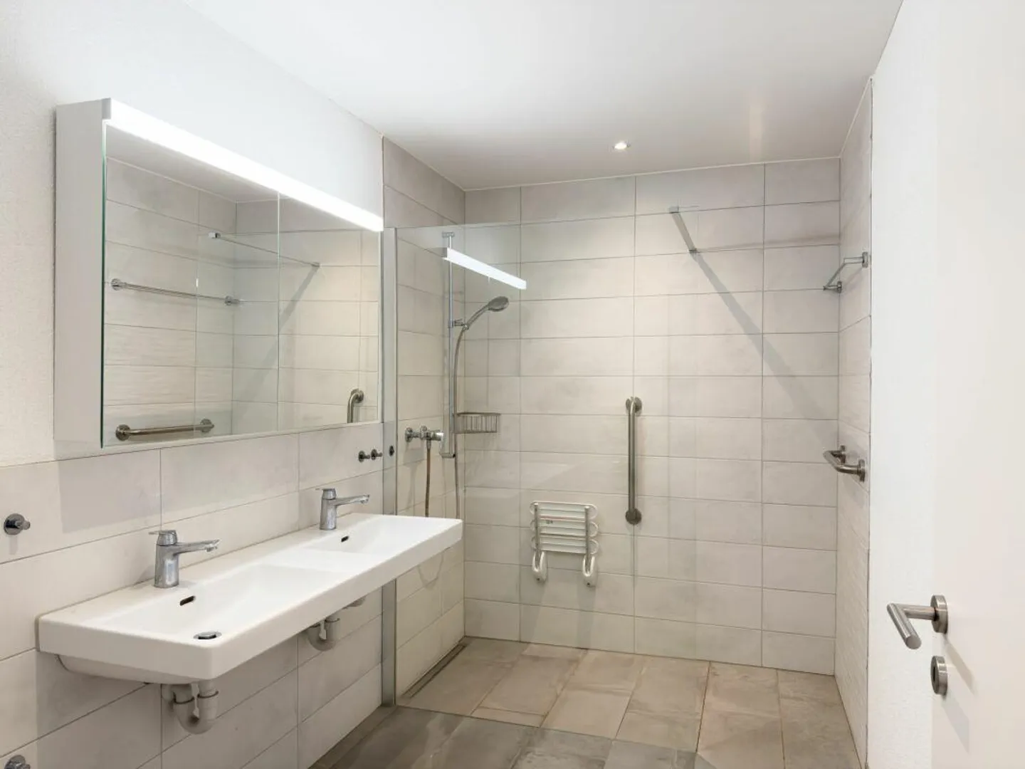 Modernes Penthouse mit grosser Terrasse - Foto 7 von 13