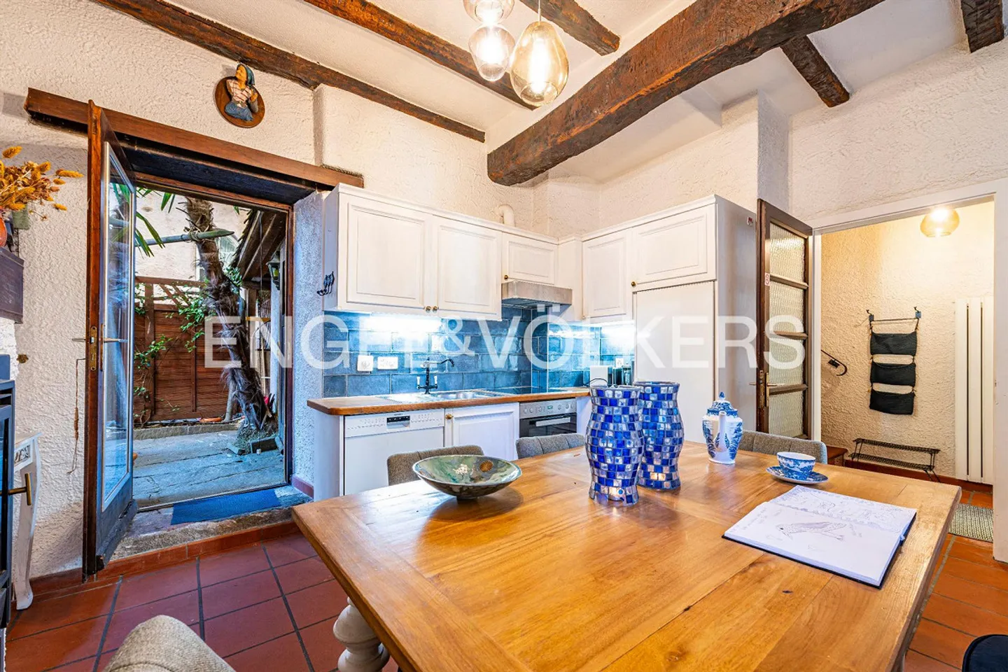 A Touch of Endless Vacation - Photo 2 of 13