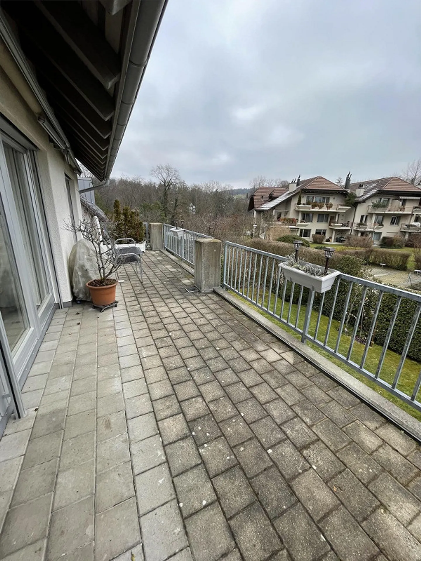 Attractive 3.5-room apartment with winter garden and large balcony - Photo 7 of 8