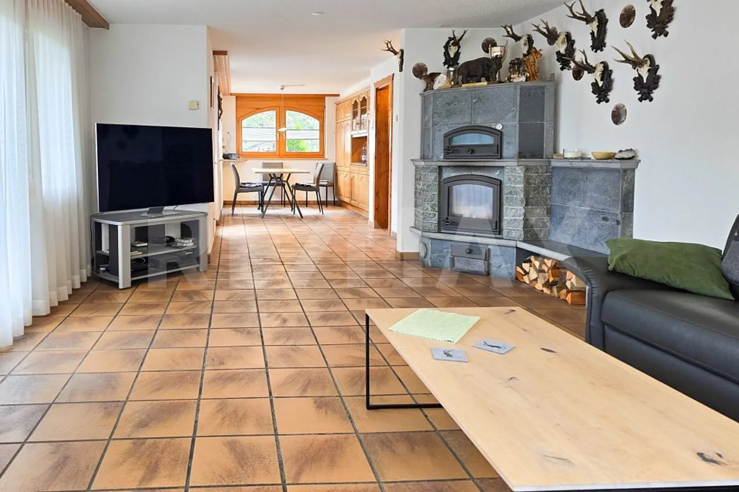 Geräumiges Familienhaus in Täsch - Foto 3 von 13