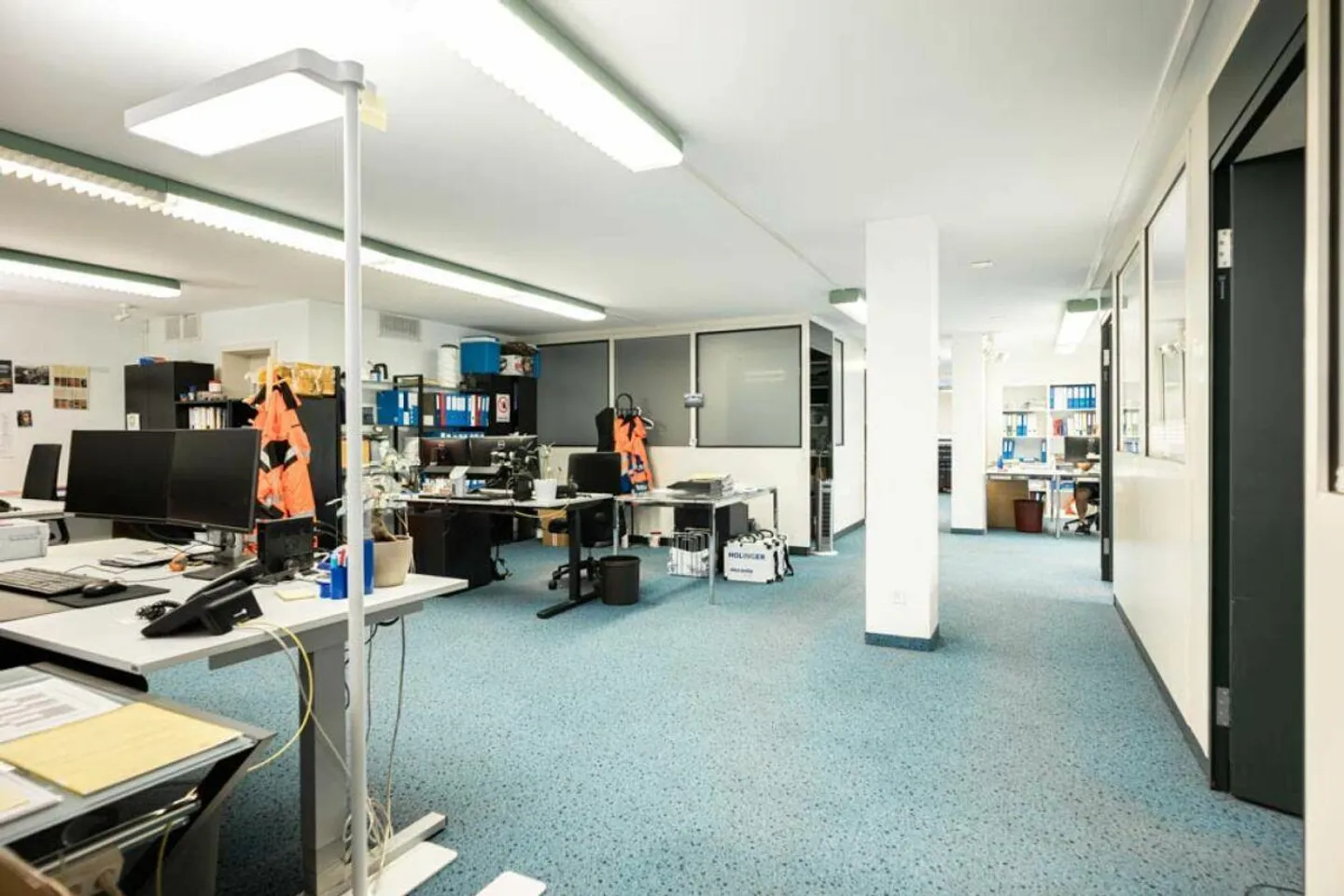 Votre opportunité | Espace commercial avec vue sur le lac - Photo 13 sur 15