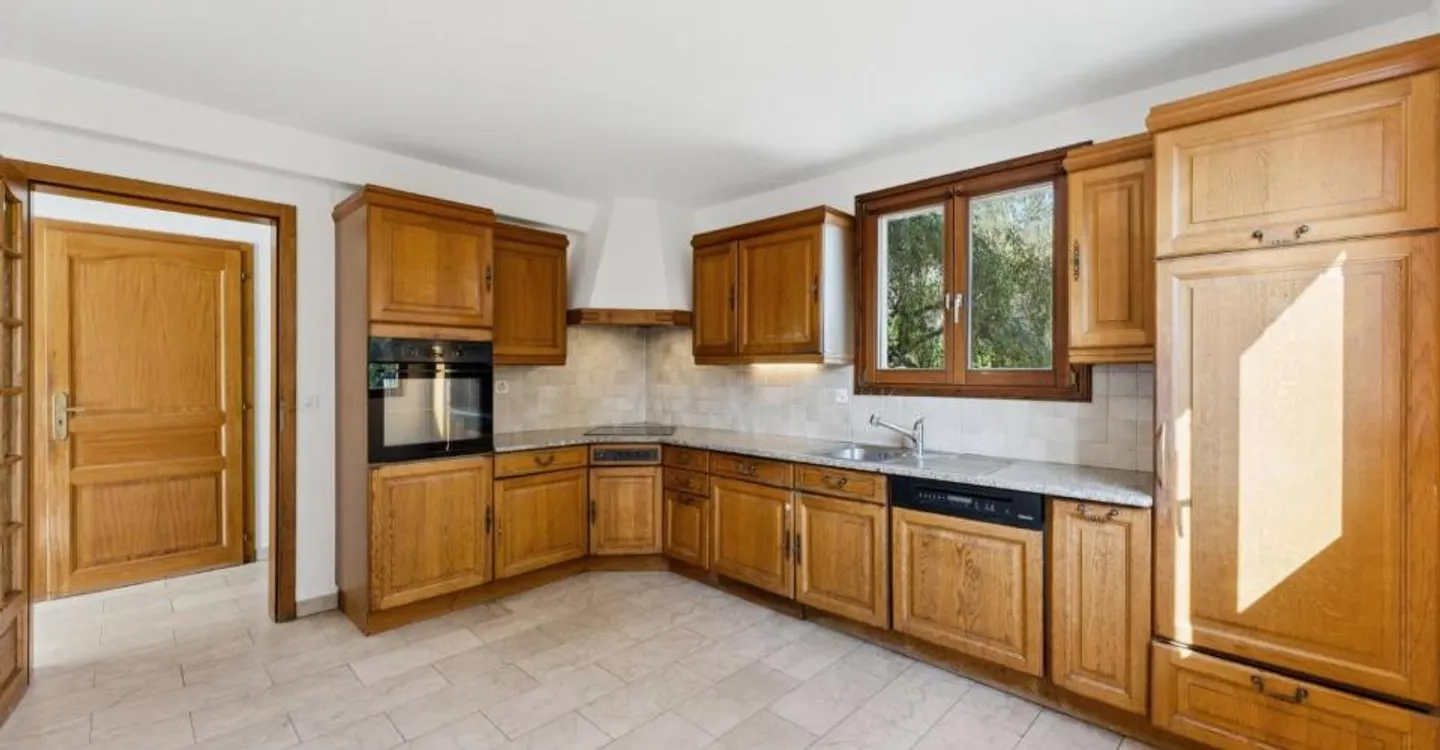5.5-room townhouse with garden and independent studio - Photo 3 of 10