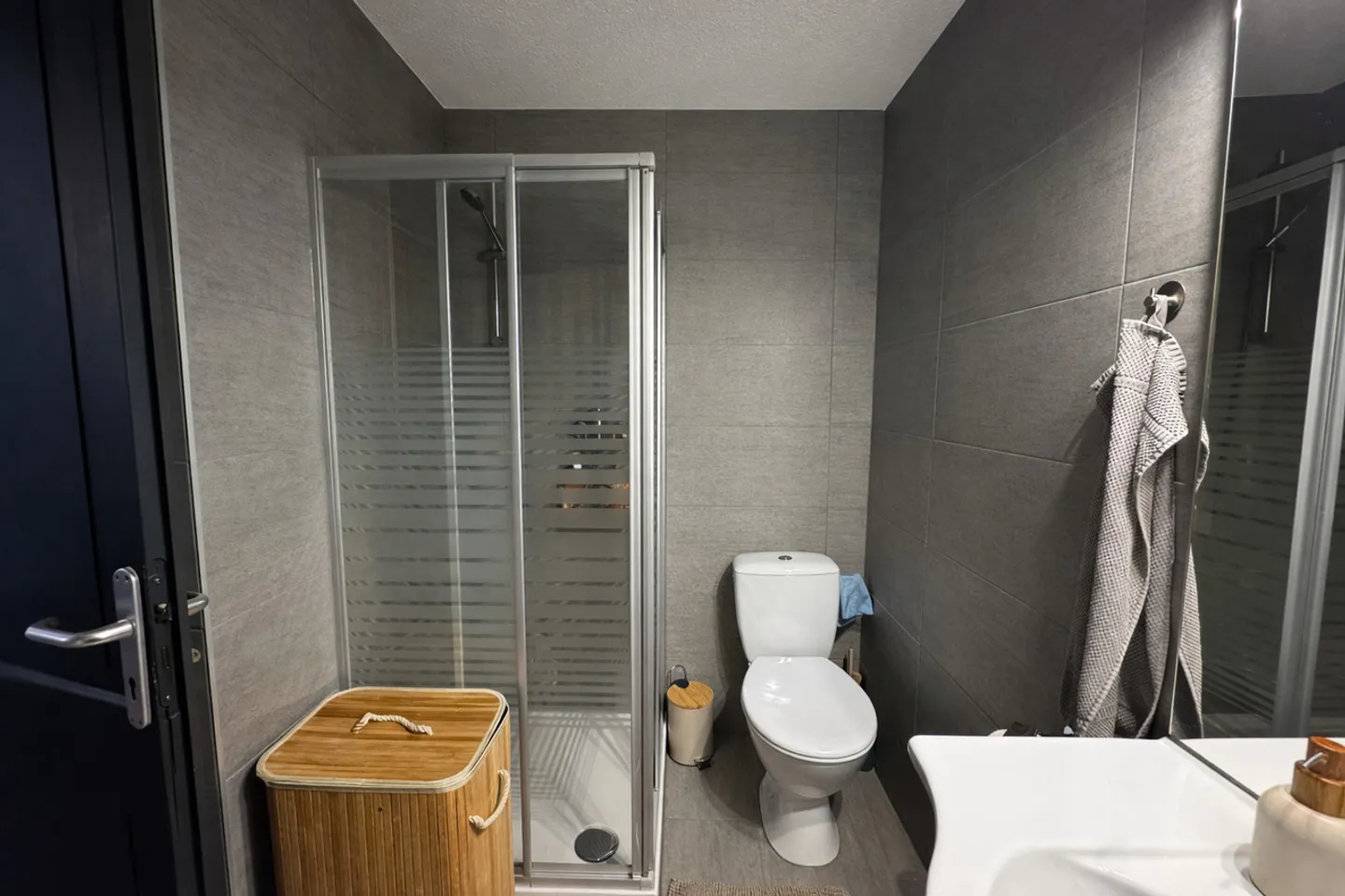 Apartment for rent - Photo 4 of 6