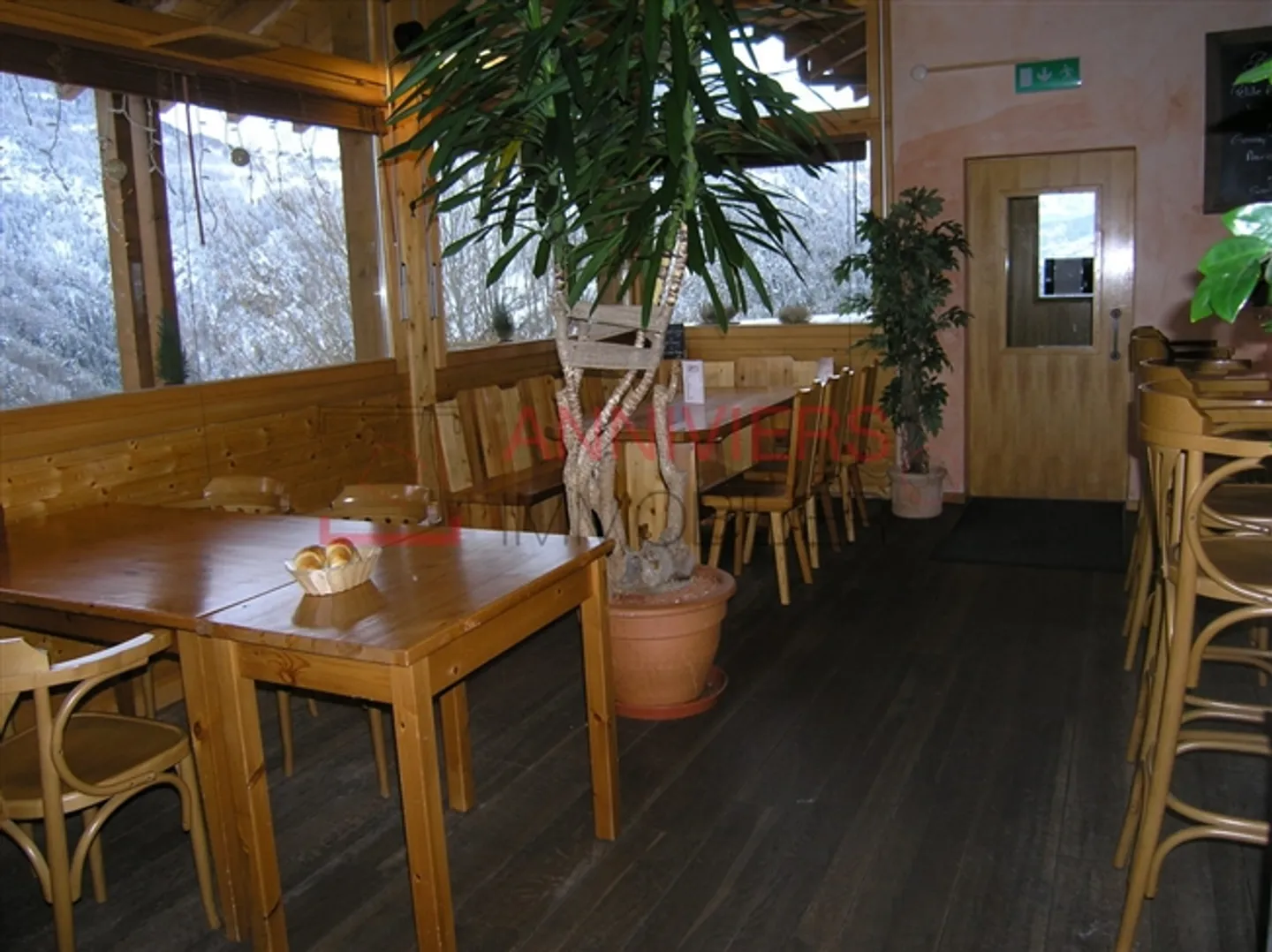 Typical restaurant with panoramic views and optimal sunlight exposure - Photo 8 of 20