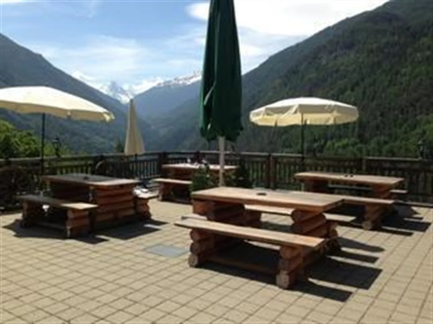 Typical restaurant with panoramic views and optimal sunlight exposure - Photo 4 of 20