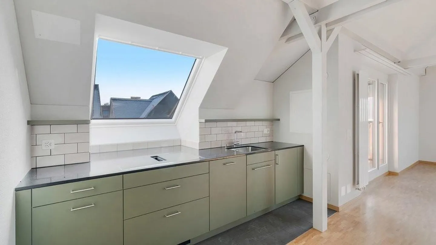 AFFITTARE SENZA CAUZIONE - Appartamento duplex ristrutturato per famiglie - Foto 2 di 6