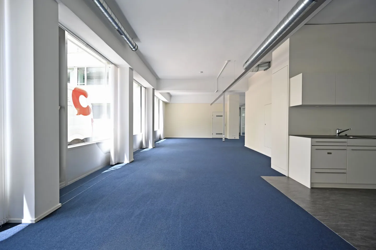 La tua sede aziendale centrale - Spazio ufficio/vendita nel quartiere Mattenhof - Foto 2 di 11