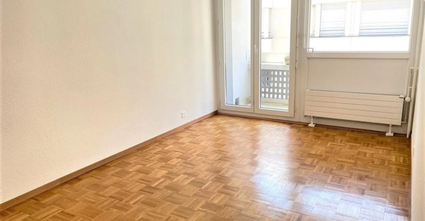 Eaux-Vives: schöne Wohnung mit Balkon - Foto 8 von 11