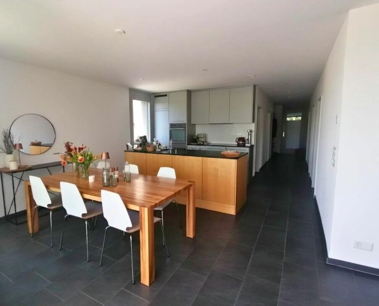 Moderno appartamento di 4,5 stanze in una posizione soleggiata a Brugg - Foto 3 di 11