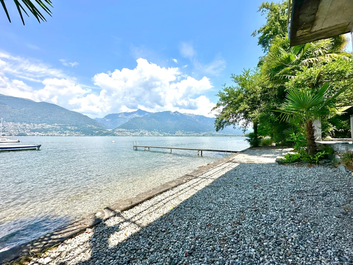 Piccola gemma con vista lago e spiagetta a Gambarogno, TI - Foto 8 di 10