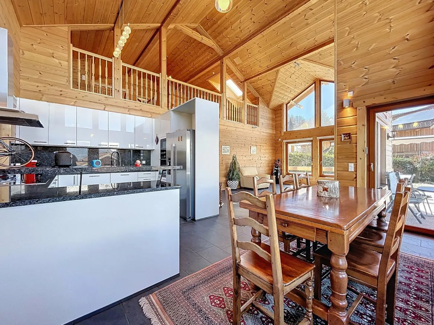 Chalet moderne avec vue imprenable sur les Alpes - Photo 4 sur 13