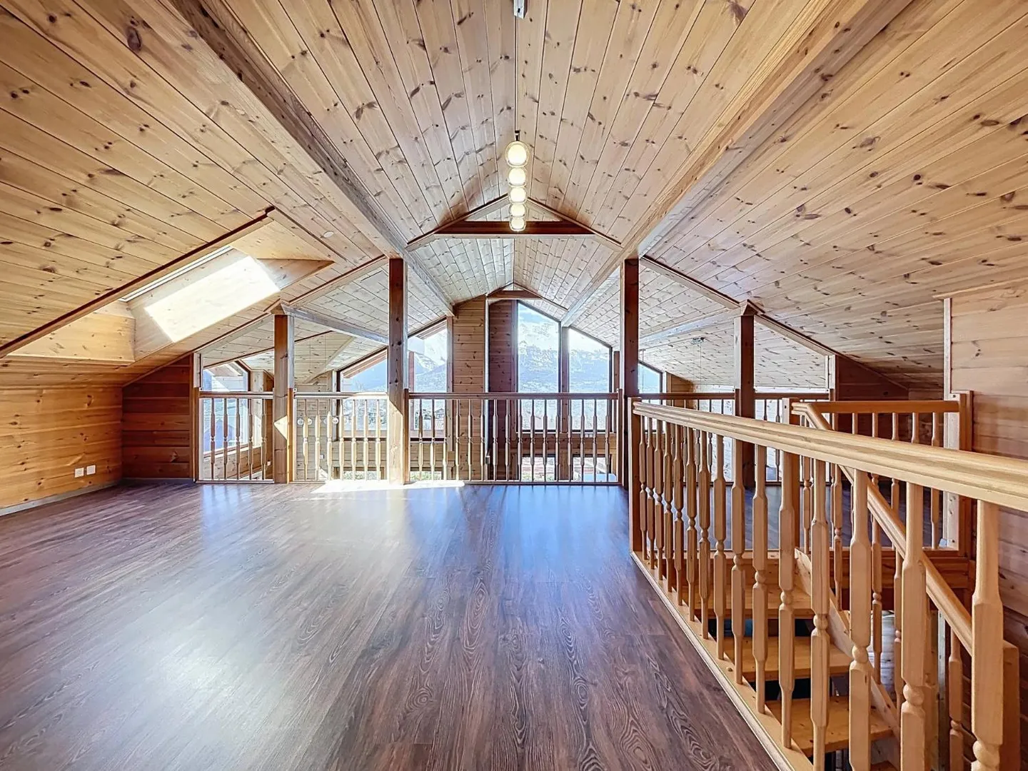 Chalet moderne avec vue imprenable sur les Alpes - Photo 9 sur 13