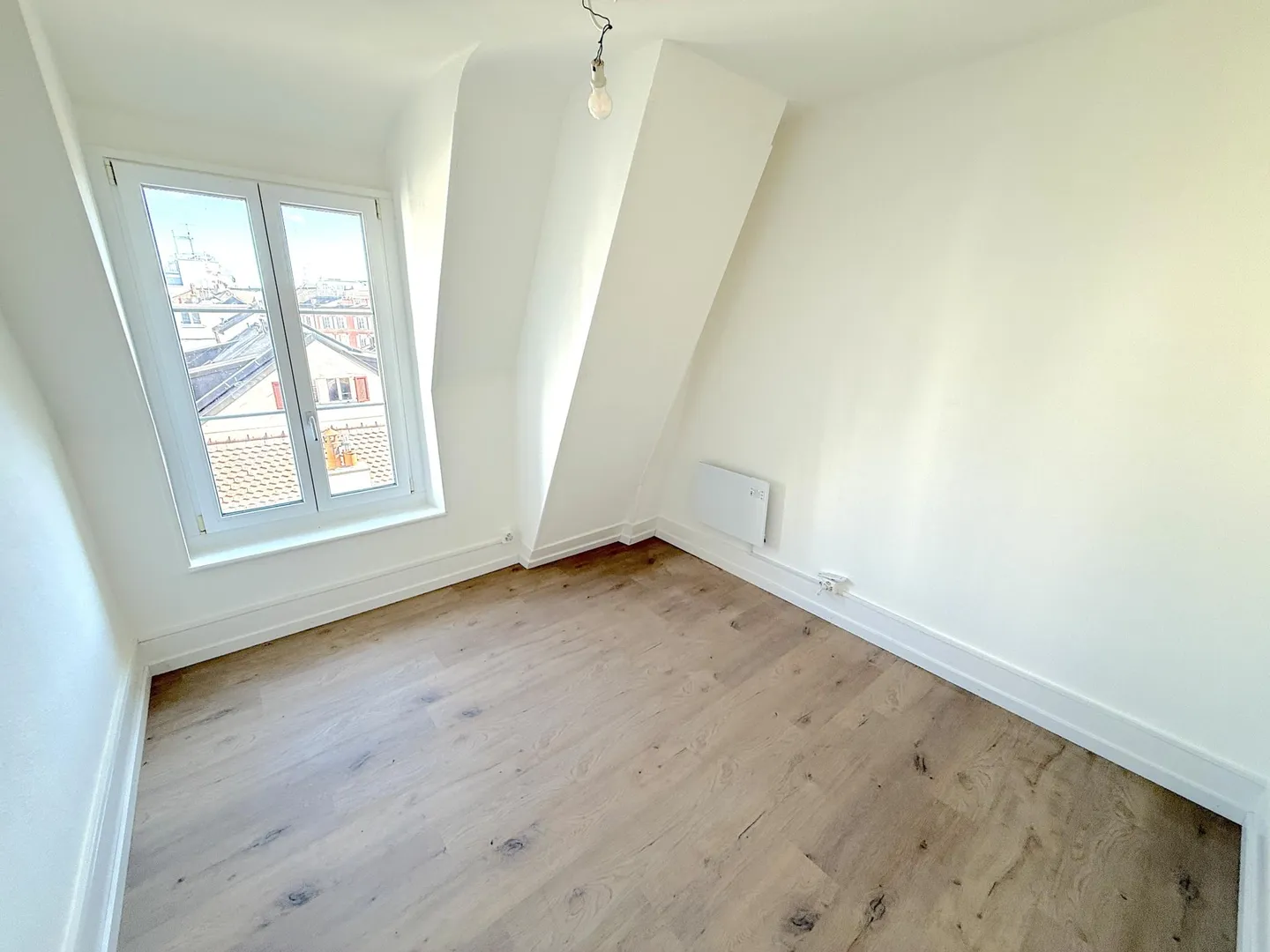 Charming Apartment in Lausanne - Photo 5 of 8