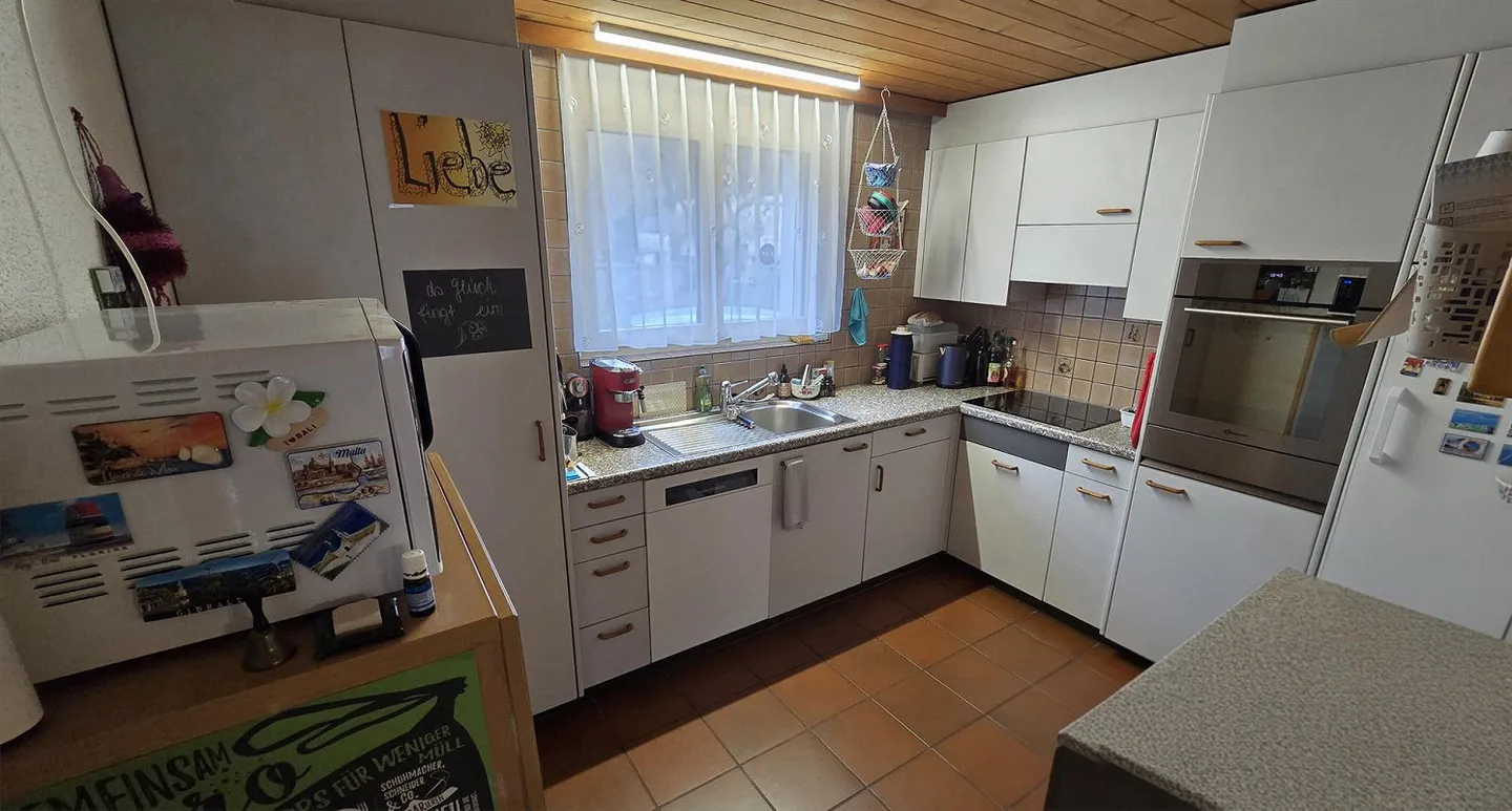 Geräumiges Familienhaus mit Pool - Foto 6 von 26