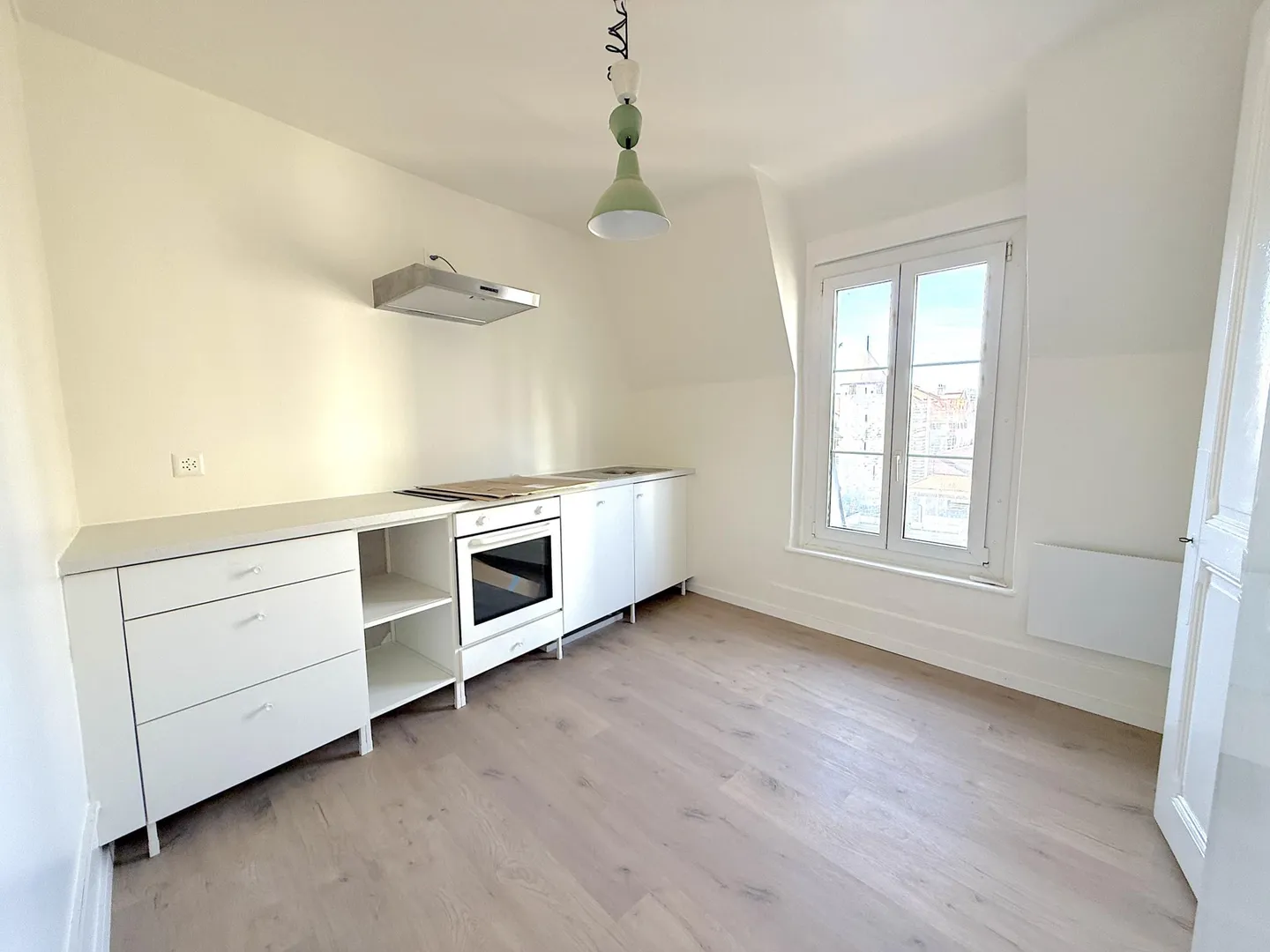 Charming Apartment in Lausanne - Photo 6 of 8