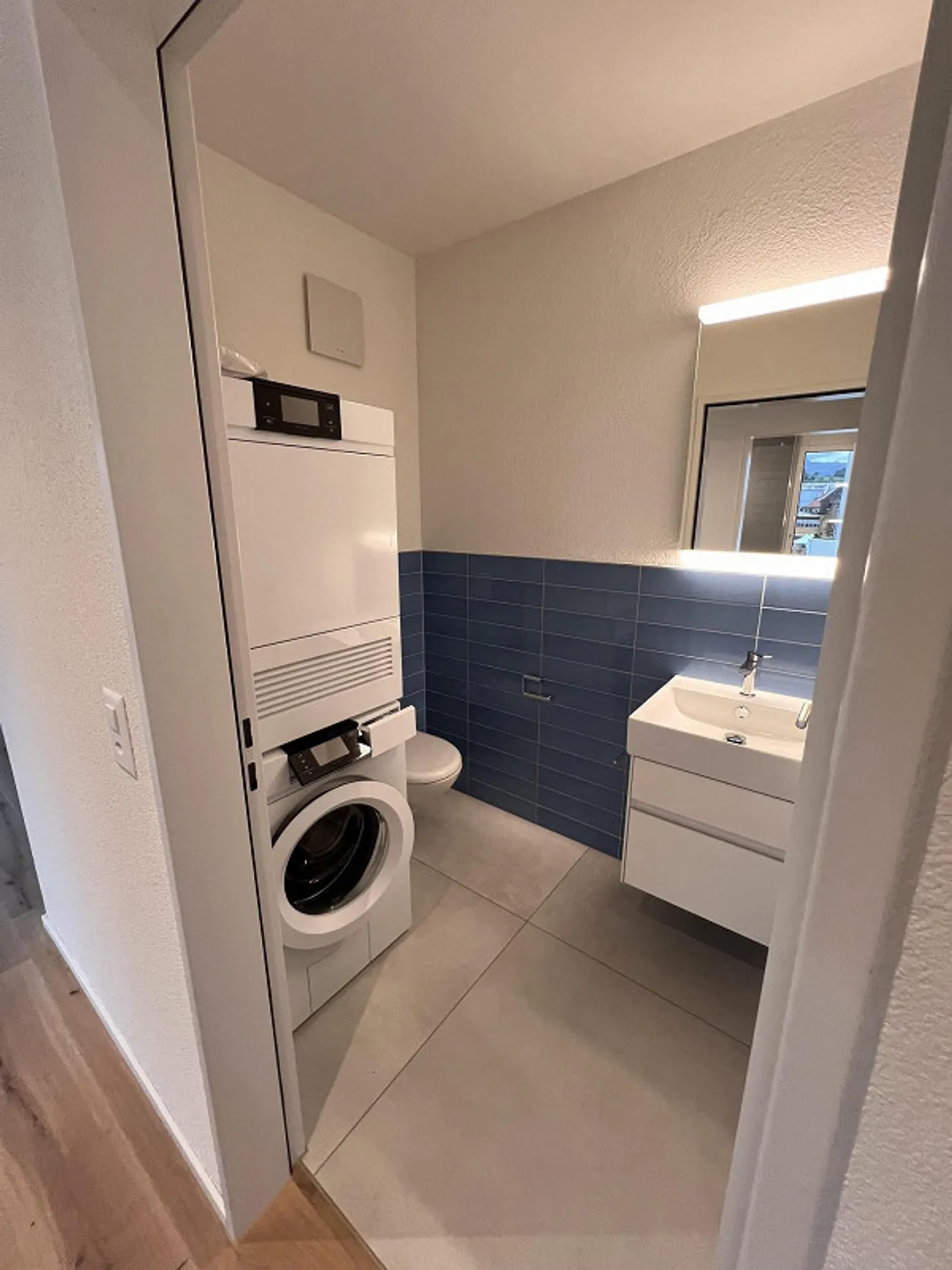 Appartement moderne de 3,5 pièces au cœur du quartier Sticker de Flawil - Photo 5 sur 11