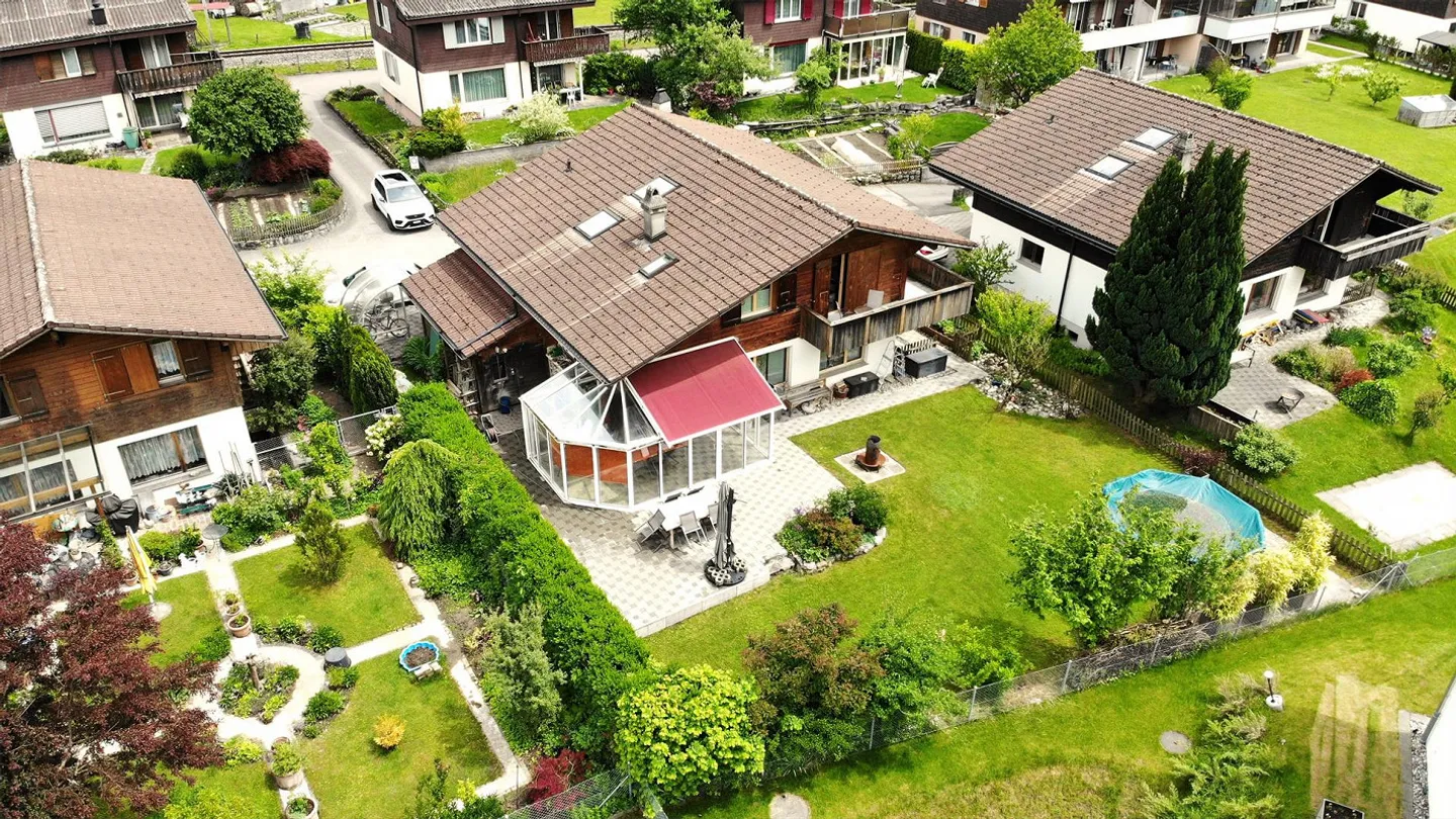 Geräumiges Familienhaus mit Pool - Foto 4 von 26