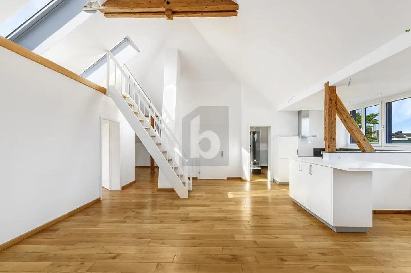 HERRSCHAFTSHAUS MIT AUSBAUPOTENTIAL AN TOP LAGE - Photo 2 of 6