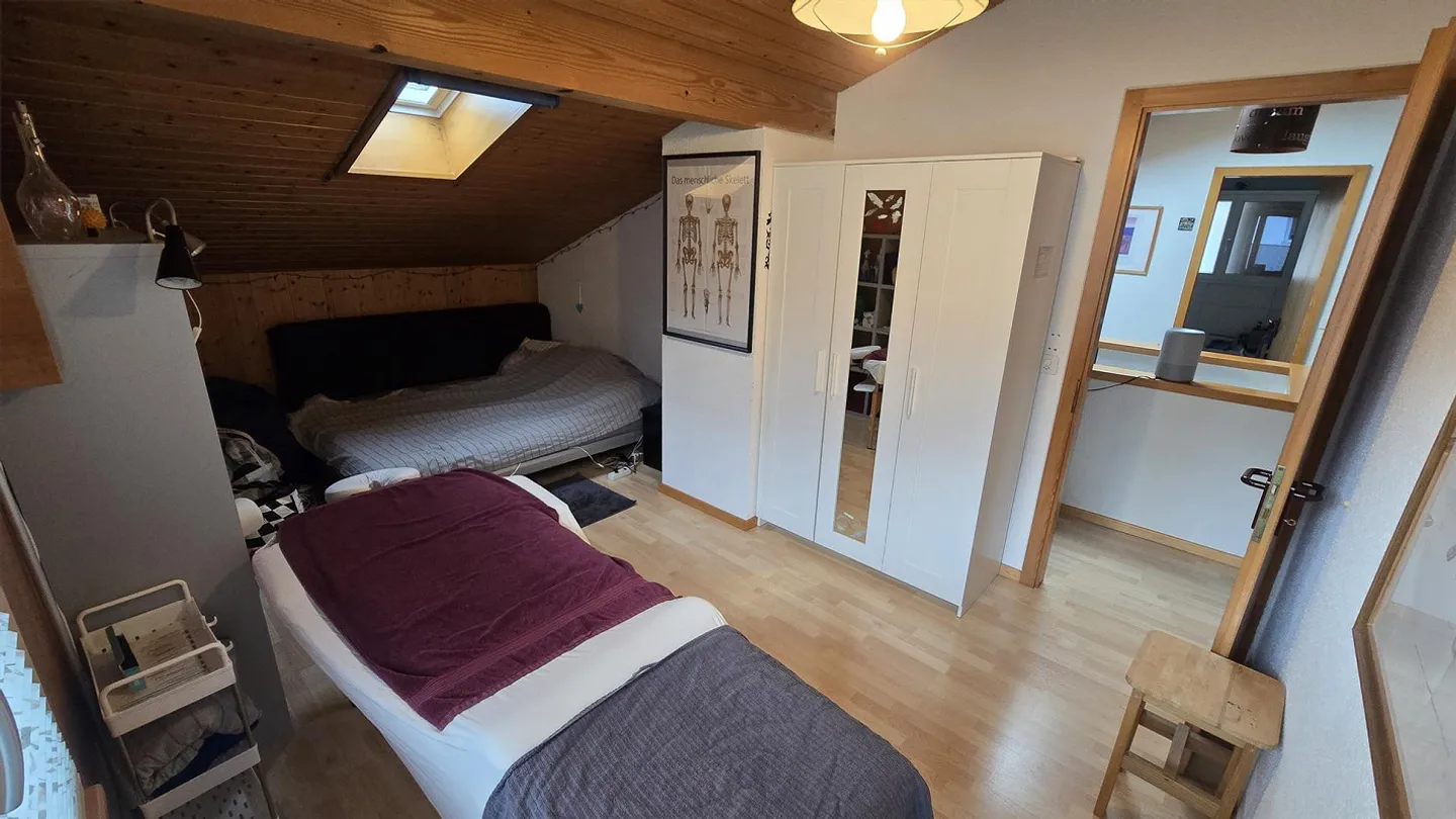 Geräumiges Familienhaus mit Pool - Foto 14 von 26