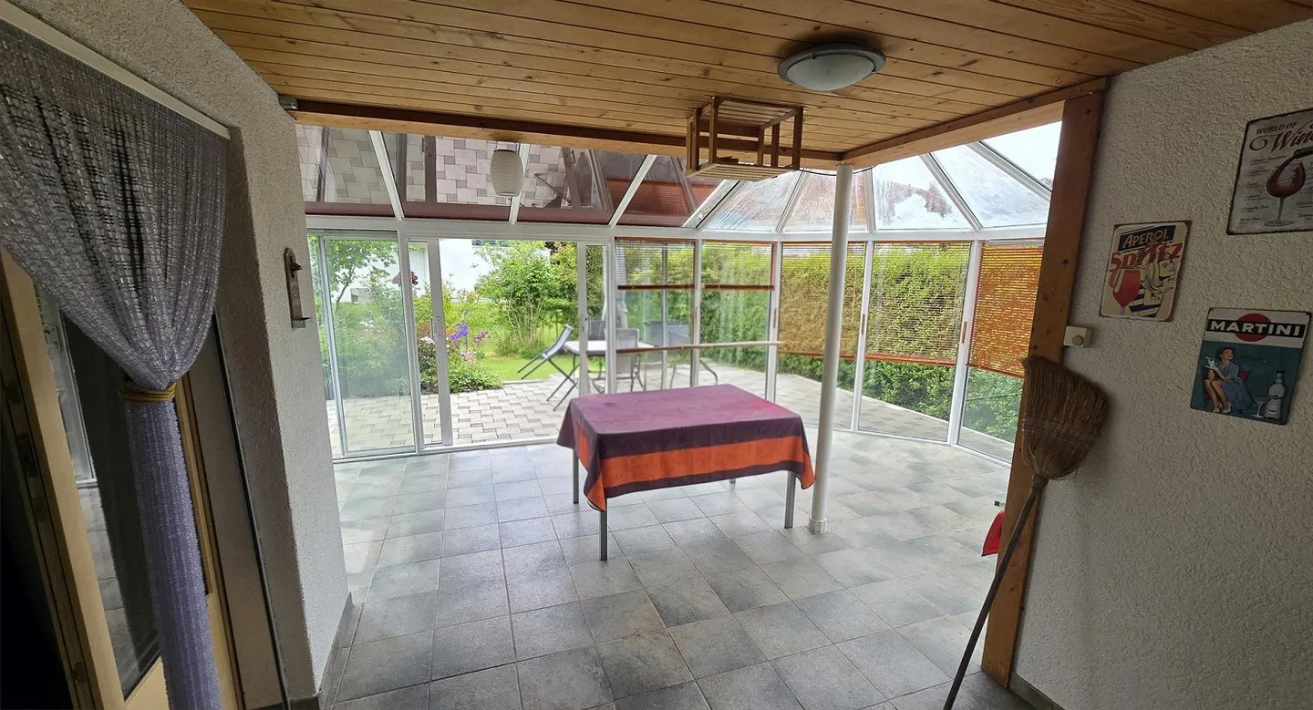 Geräumiges Familienhaus mit Pool - Foto 15 von 26