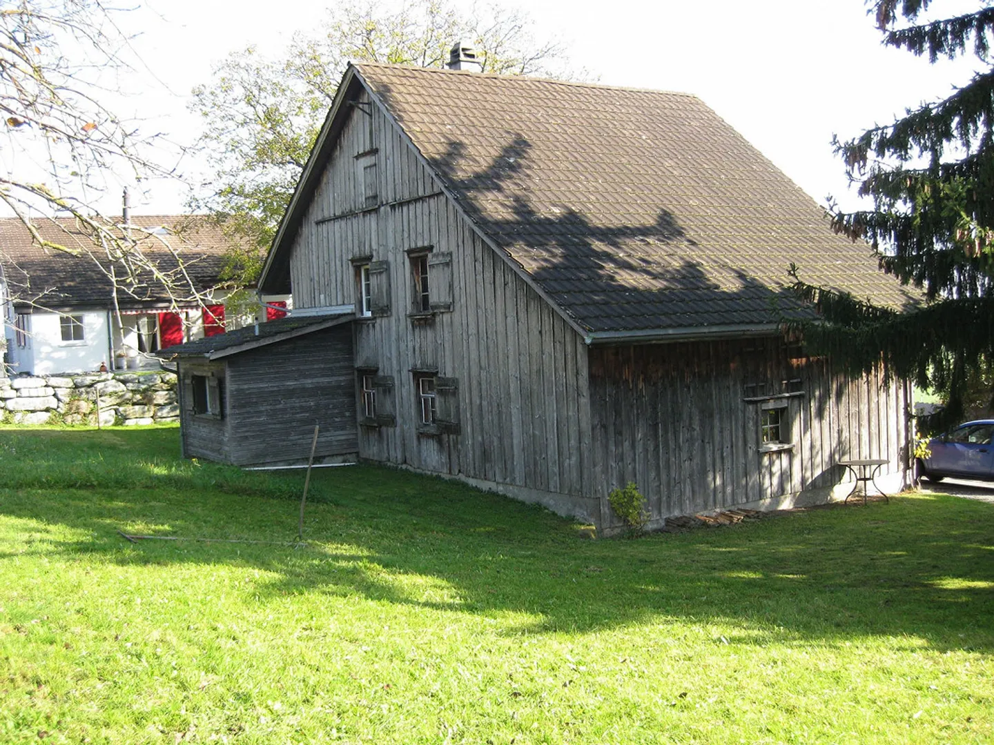 Old 4 1/2 Room Wooden House - Photo 3 of 14