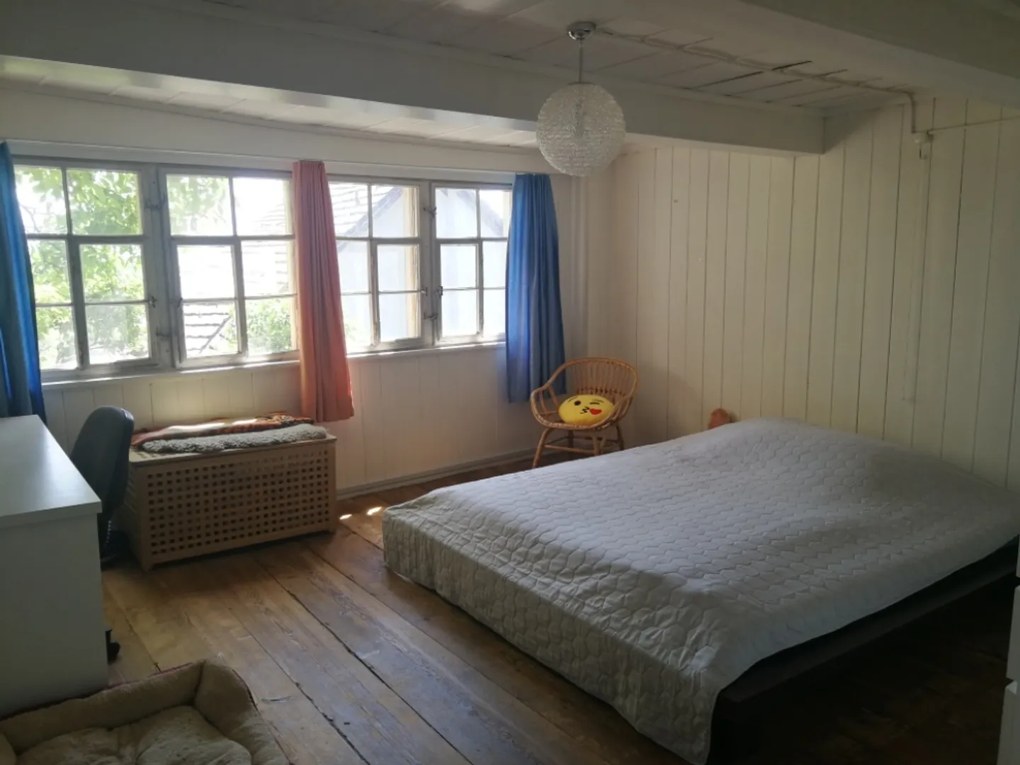 Old 4 1/2 Room Wooden House - Photo 8 of 14