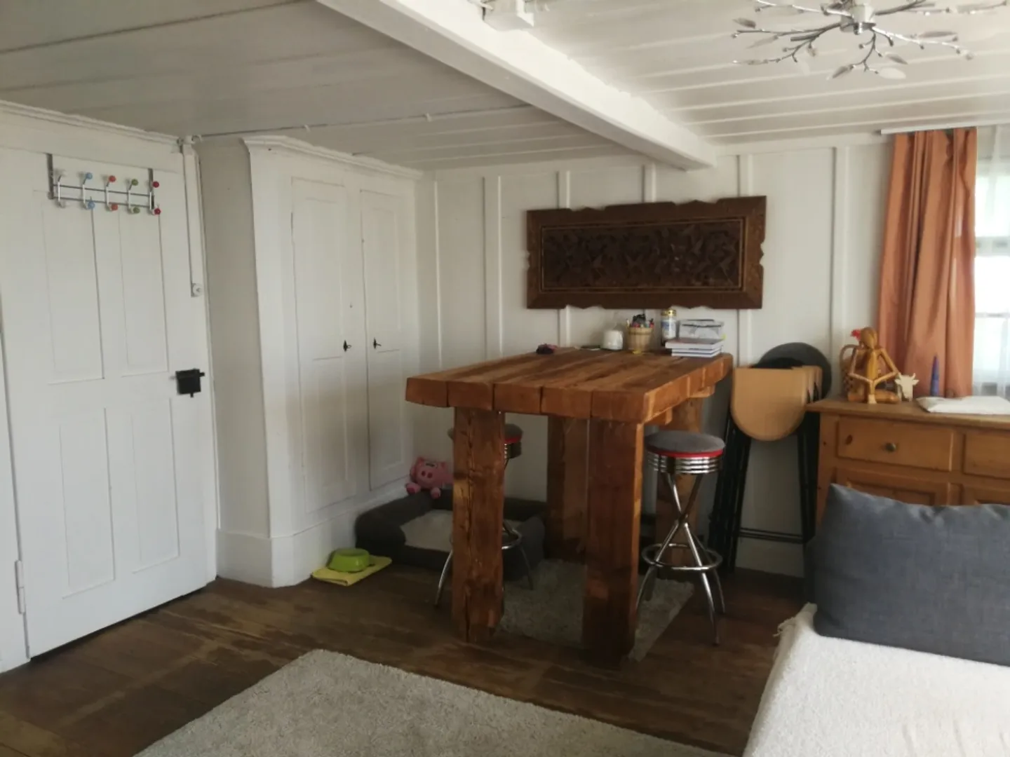 Old 4 1/2 Room Wooden House - Photo 9 of 14