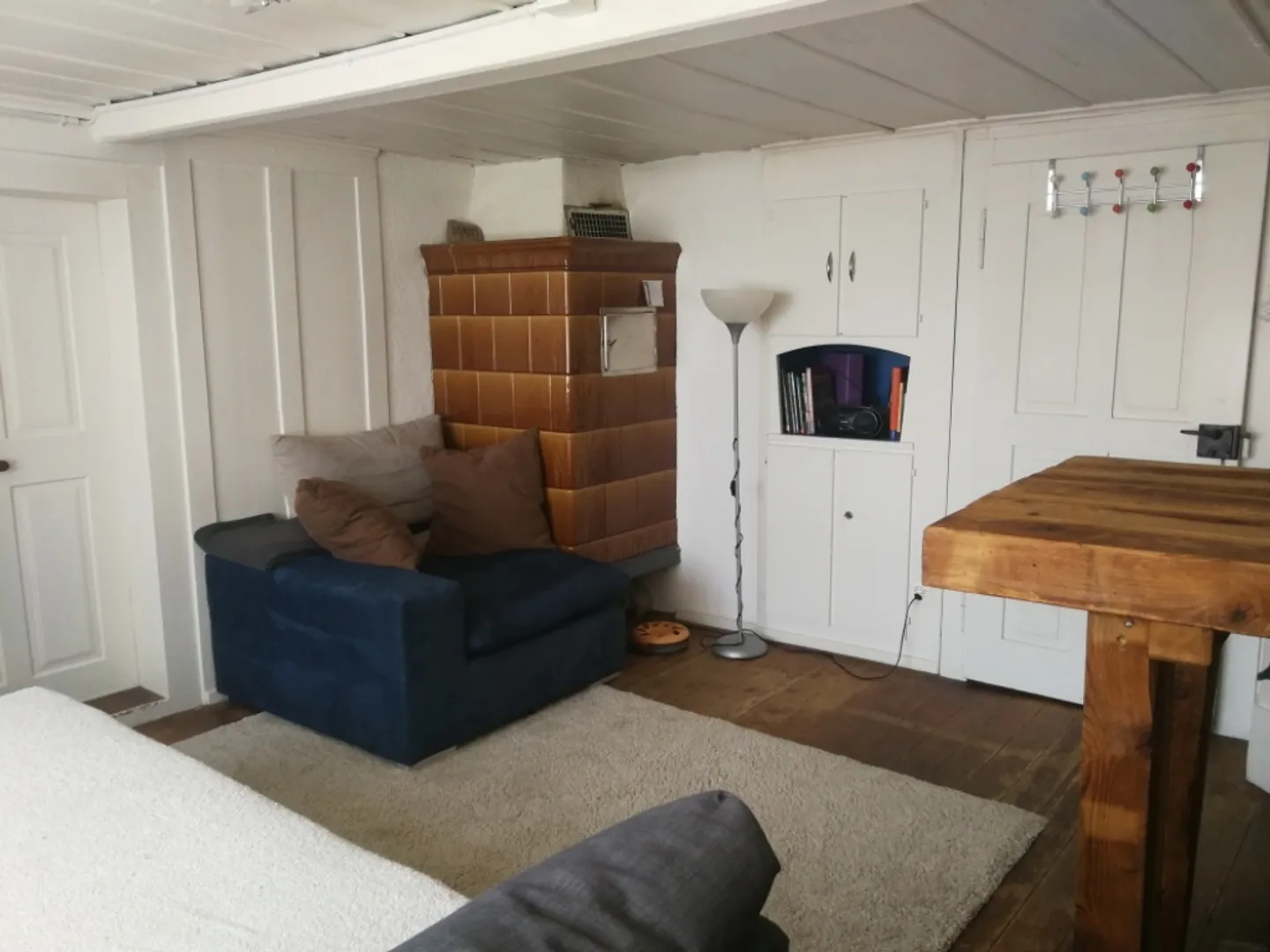 Old 4 1/2 Room Wooden House - Photo 10 of 14