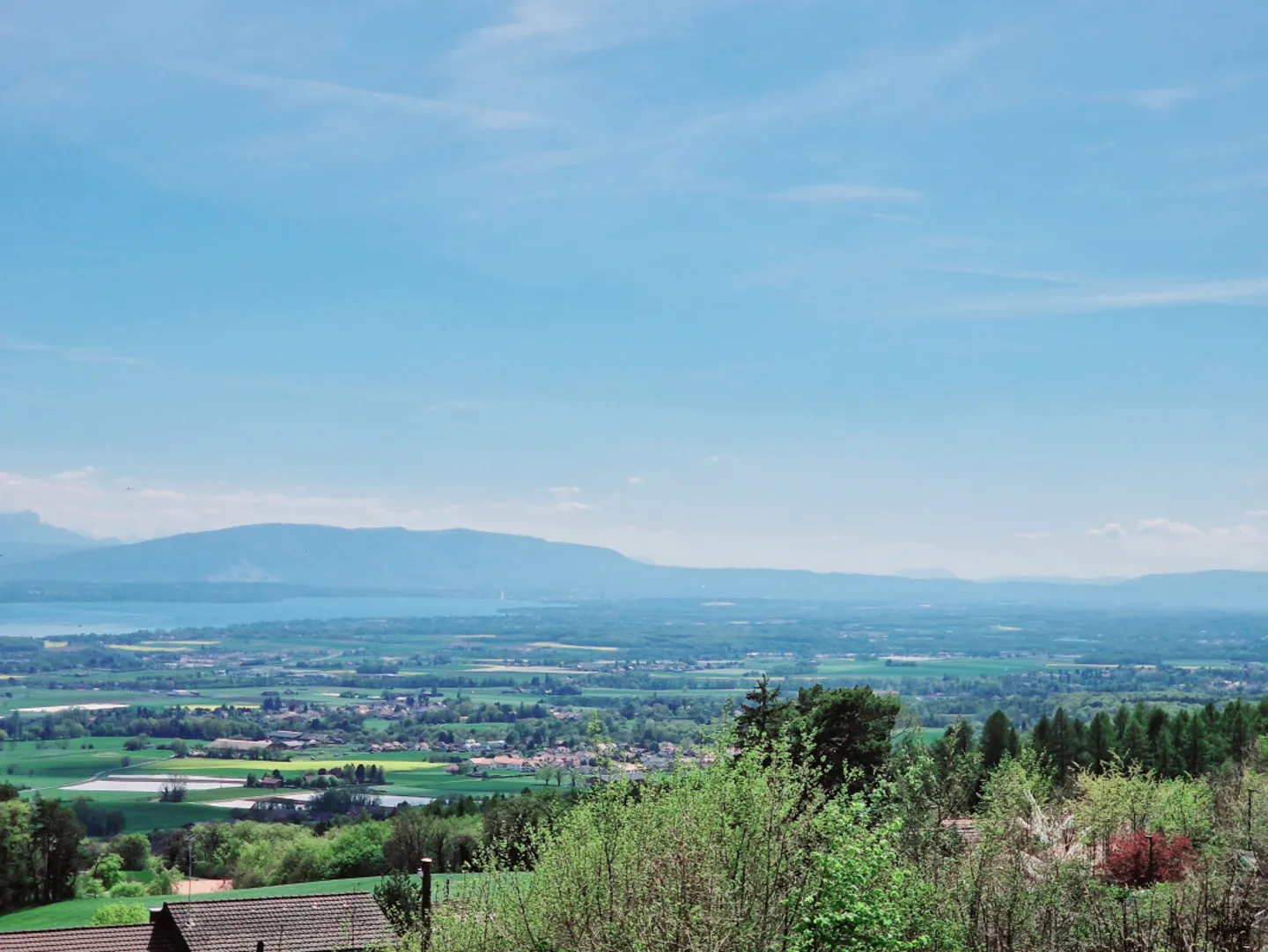 Beeindruckende Freistehende Villa mit Seeblick - Foto 1 von 13