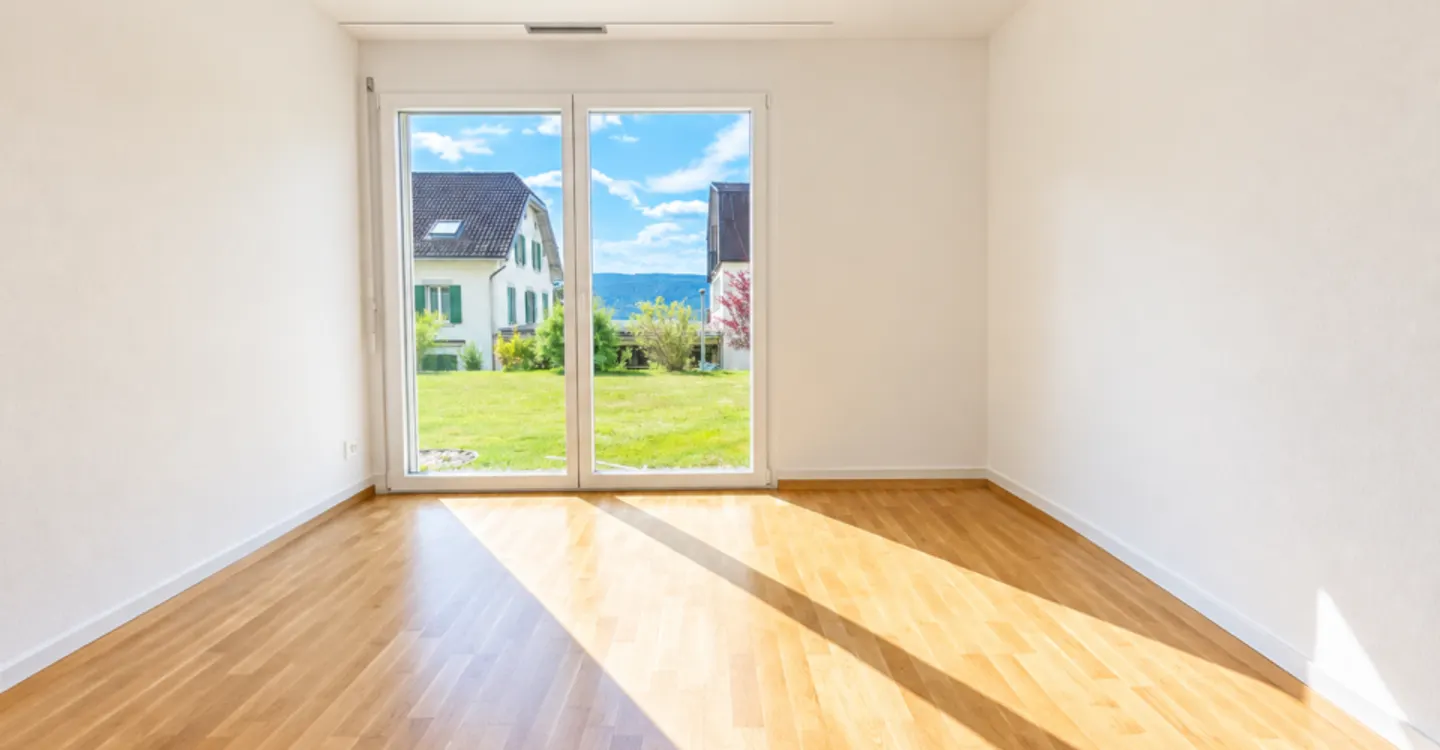 3.0 ZIMMER MIT TERRASSE IN CERNIER - EINE ANGENEHME LEBENSUMGEBUNG IN EINER GENOSSENSCHAFT - Foto 4 von 4