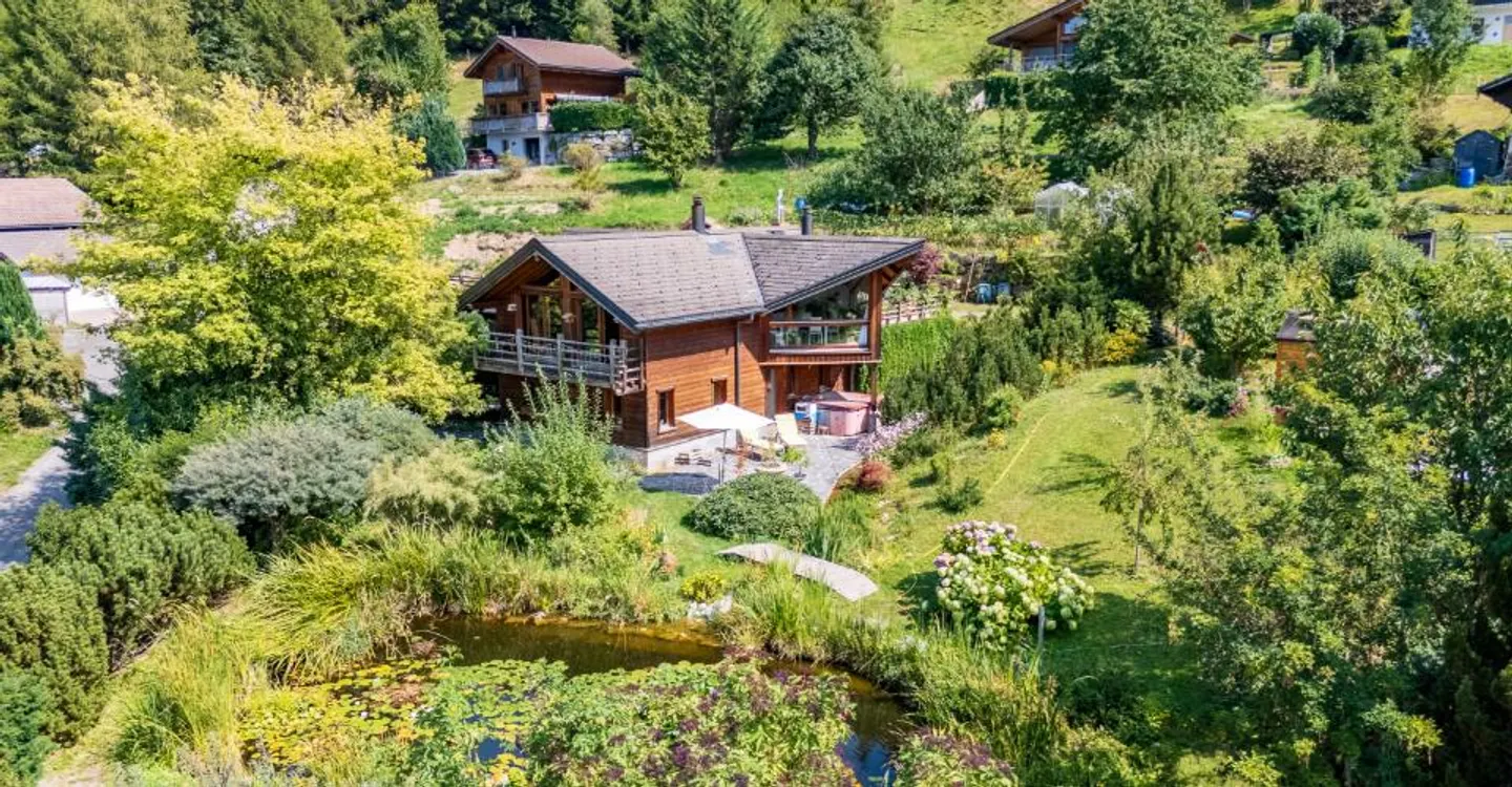 15 minutes from Monthey - Magnificent individual villa - Photo 1 of 9
