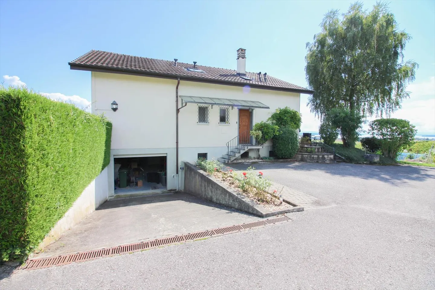 6-room Villa - Photo 1 of 13